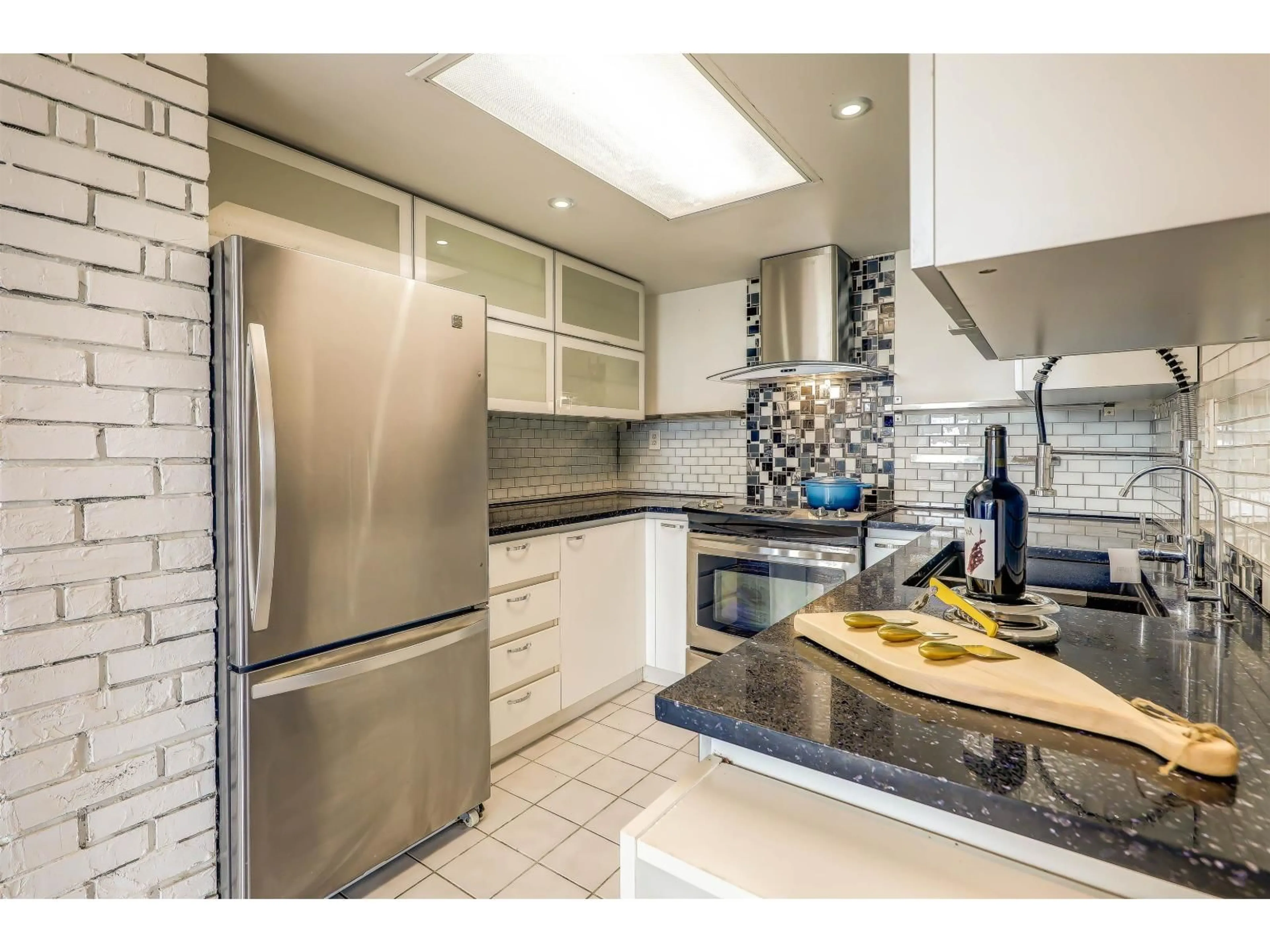 Unknown for 808 - 10082 148 STREET, Surrey British Columbia V3R0S3