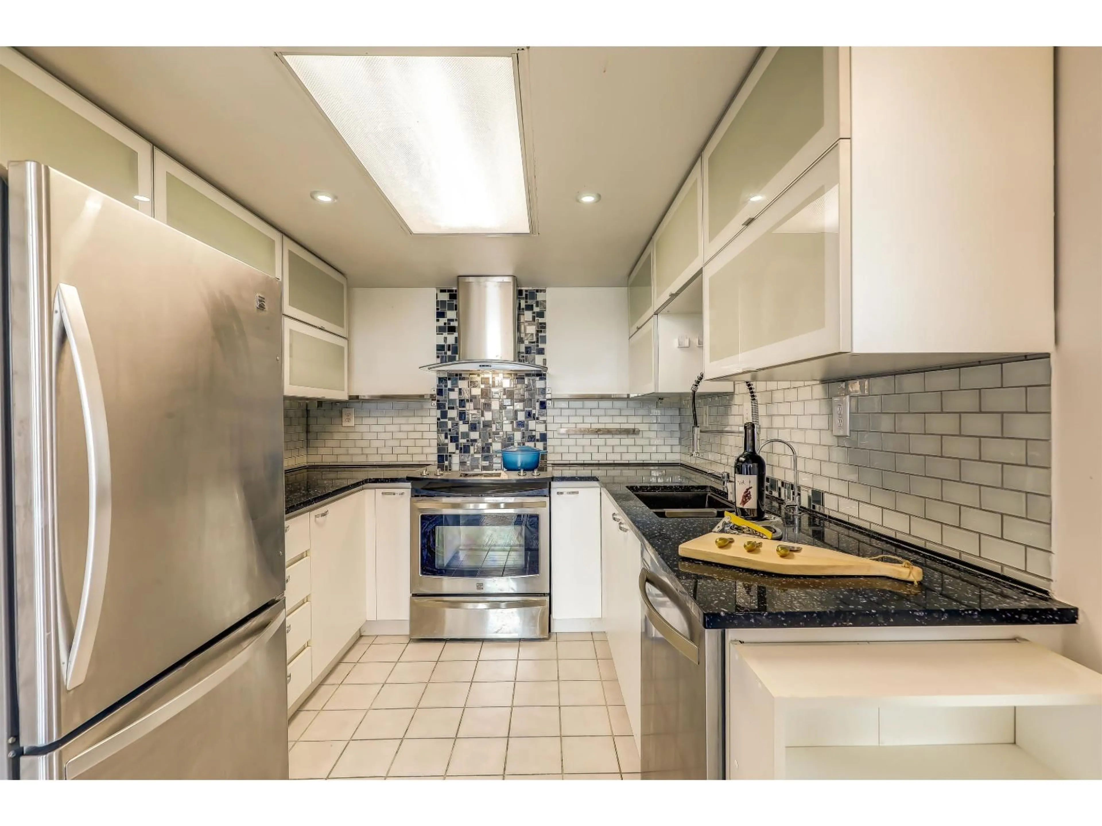 Unknown for 808 - 10082 148 STREET, Surrey British Columbia V3R0S3