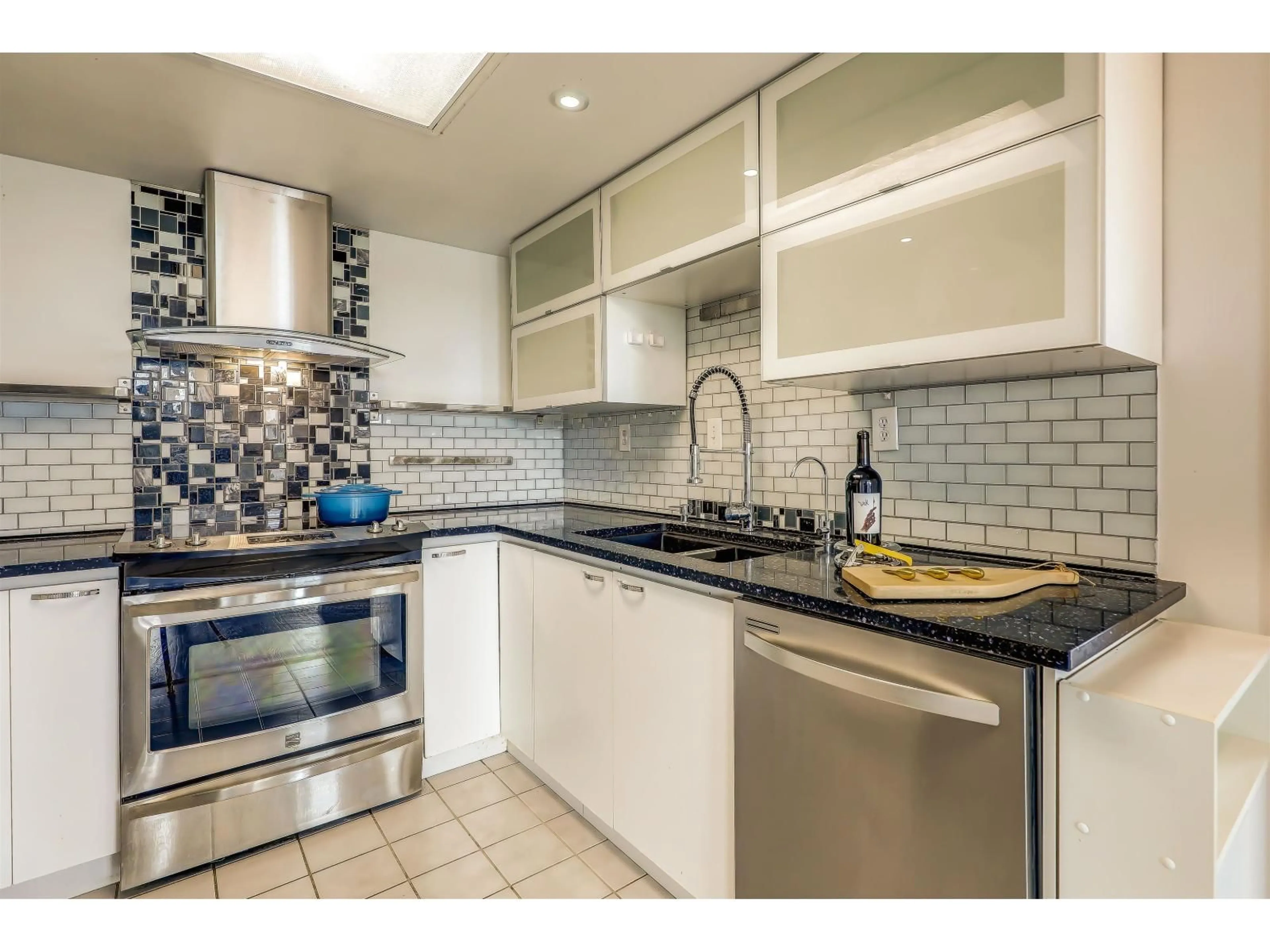 Unknown for 808 - 10082 148 STREET, Surrey British Columbia V3R0S3