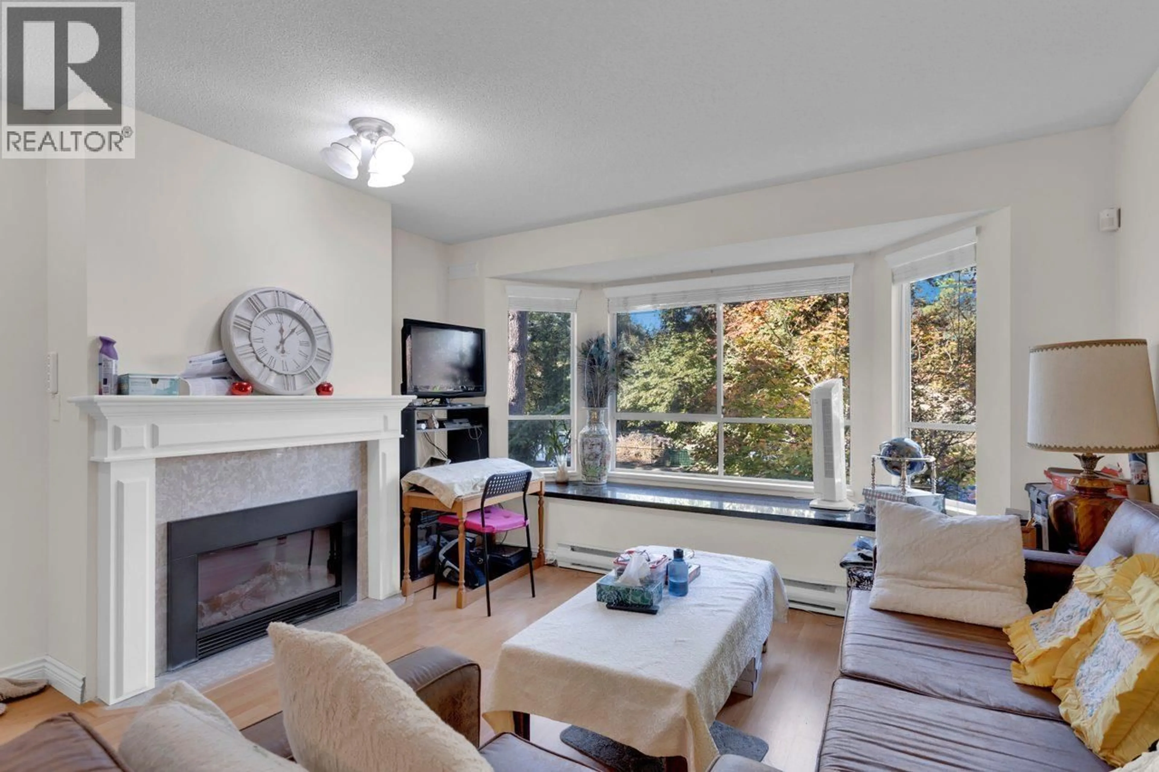 Living room with furniture, unknown for 15 - 7184 STRIDE AVENUE, Burnaby British Columbia V3N1T7