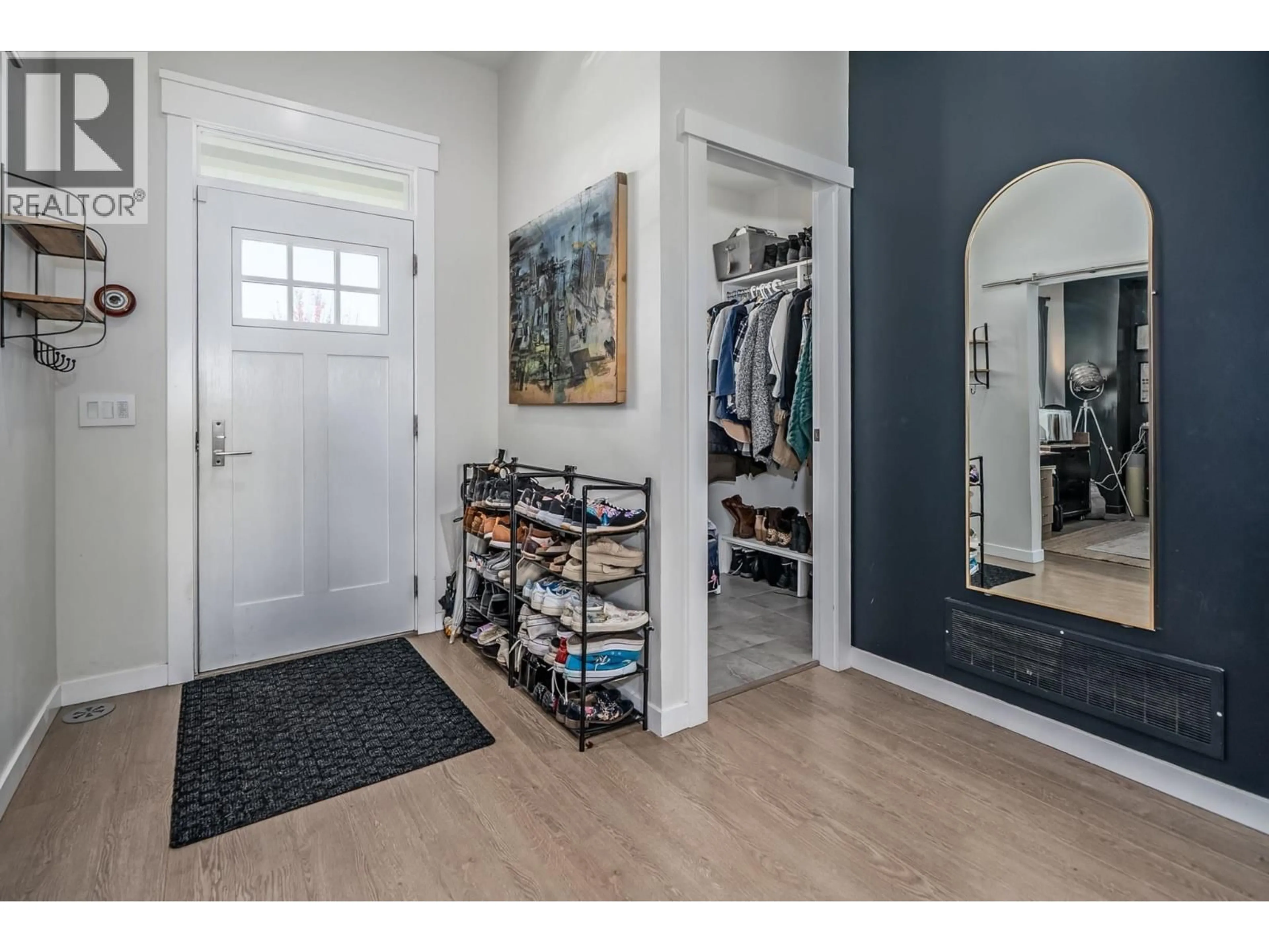 Indoor entryway for 2284 CORMORANT DRIVE, Tsawwassen British Columbia V4M4G2