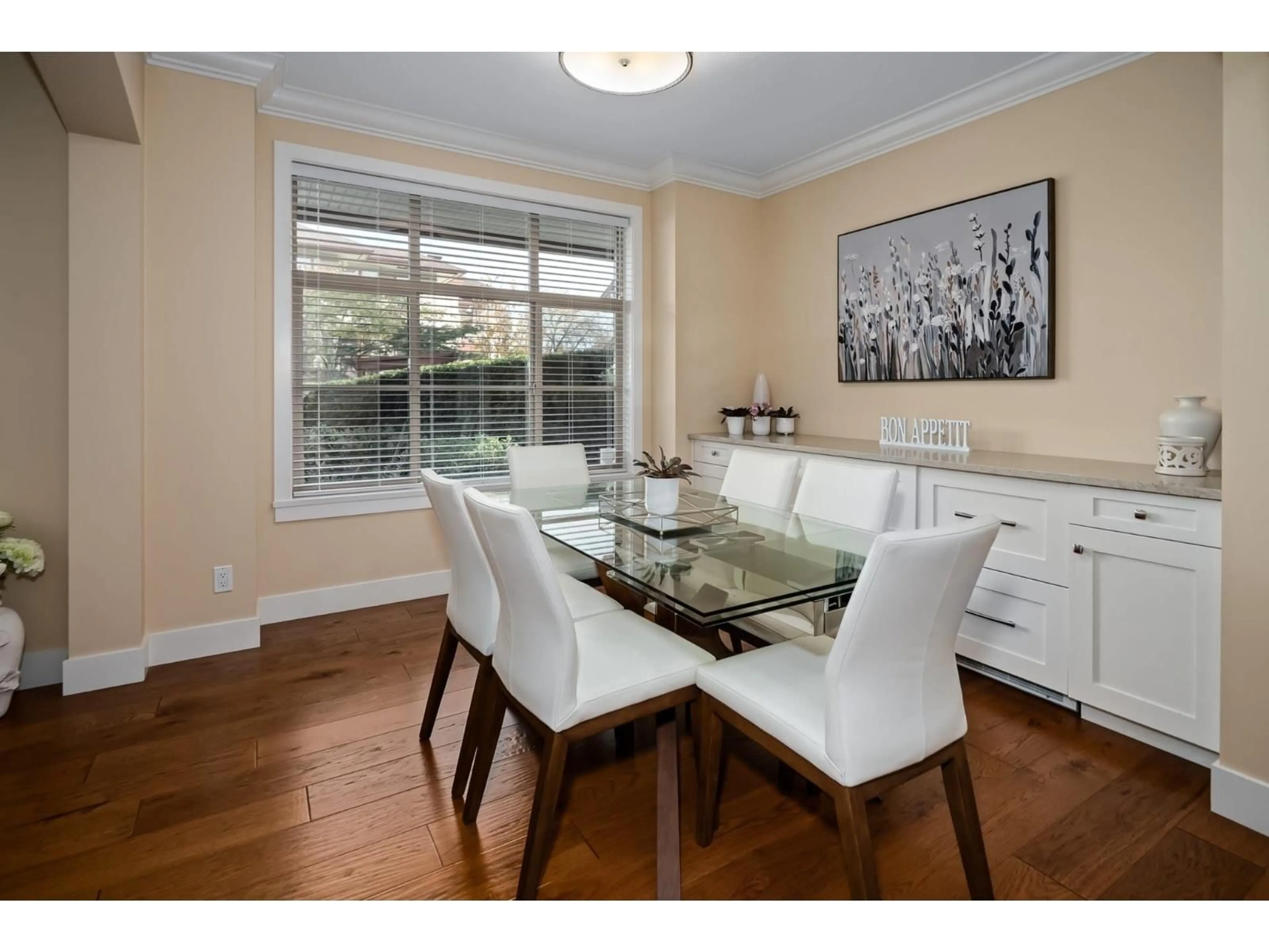 Dining room, wood/laminate floor for 101 - 16455 64 AVENUE, Surrey British Columbia V2S6V7