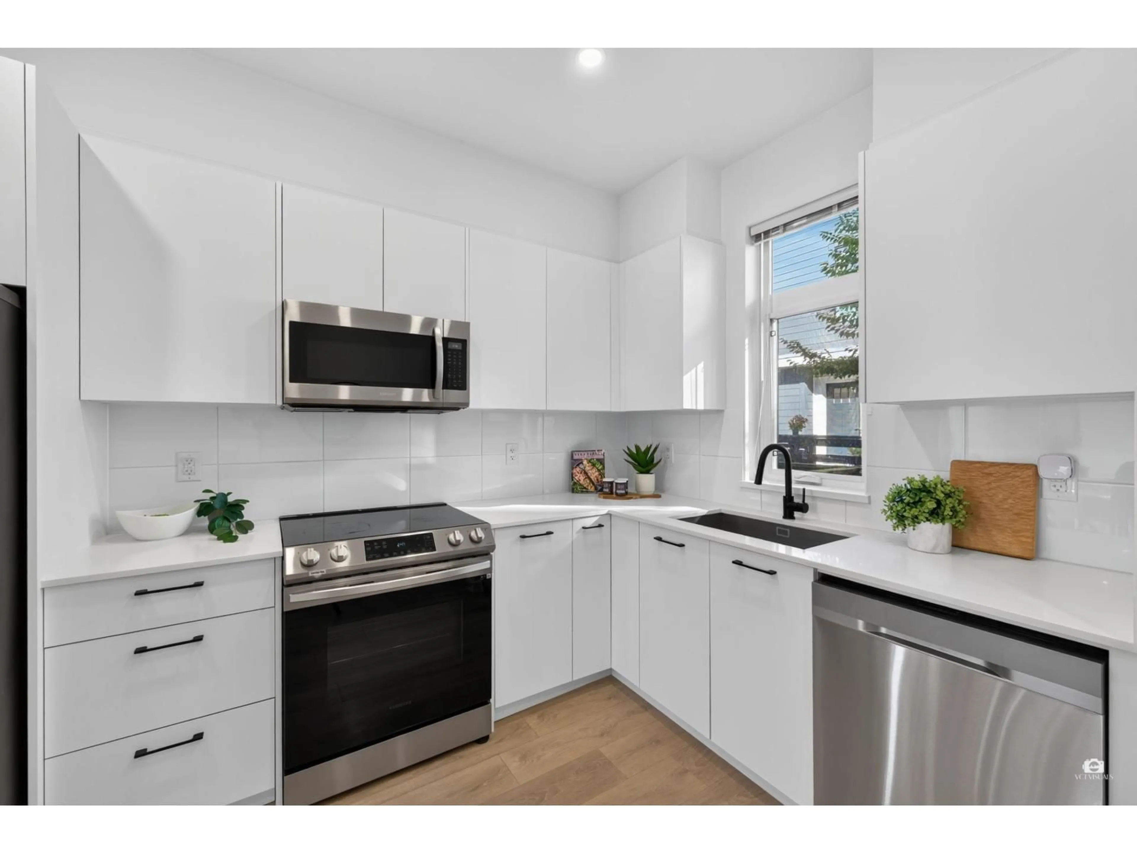 Unknown for 125 - 15235 SITKA DRIVE, Surrey British Columbia V3S0A9