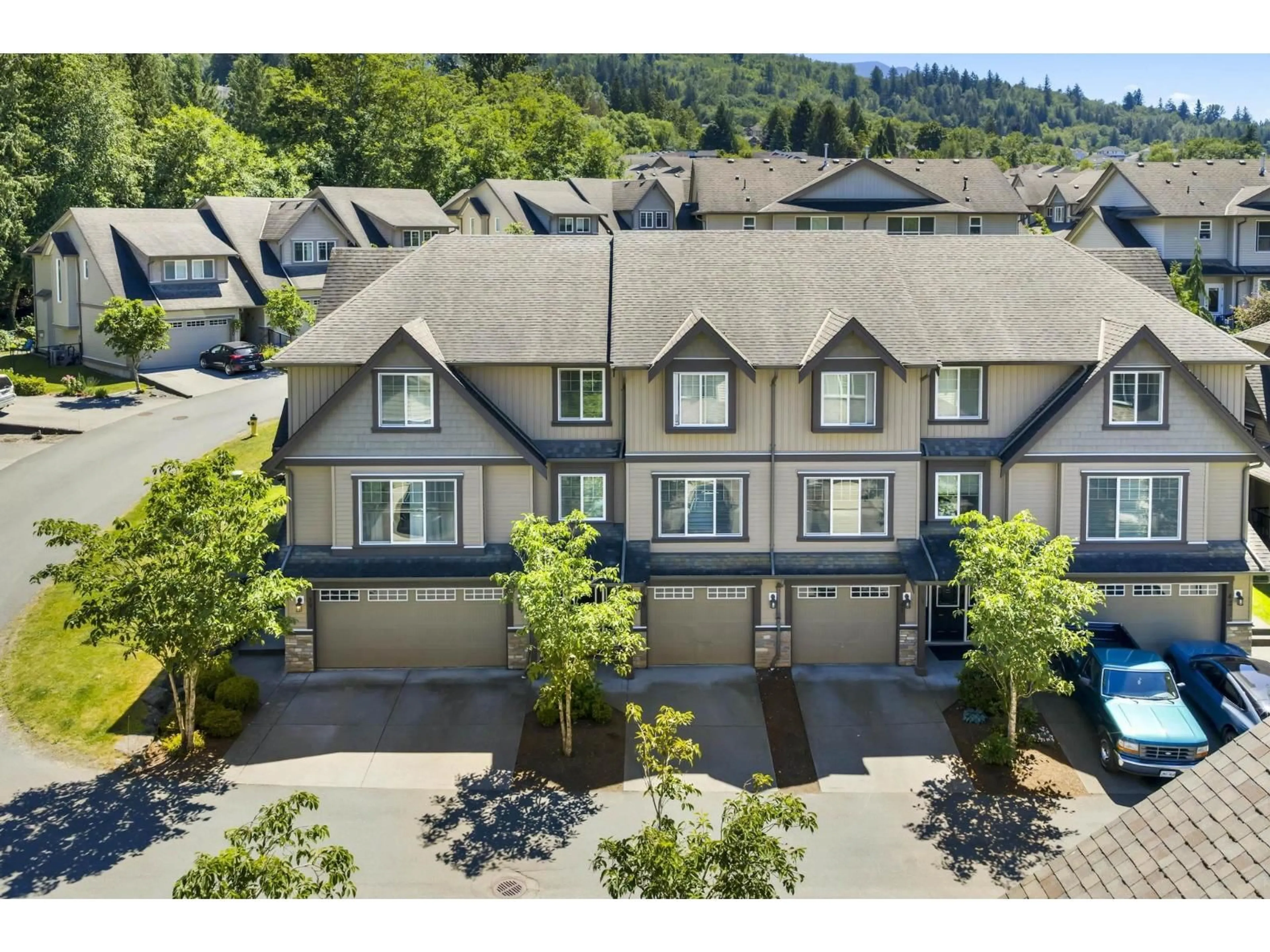 A pic from outside/outdoor area/front of a property/back of a property/a pic from drone, mountain view for 40 - 46791 HUDSON ROAD, Chilliwack British Columbia V2R0L5
