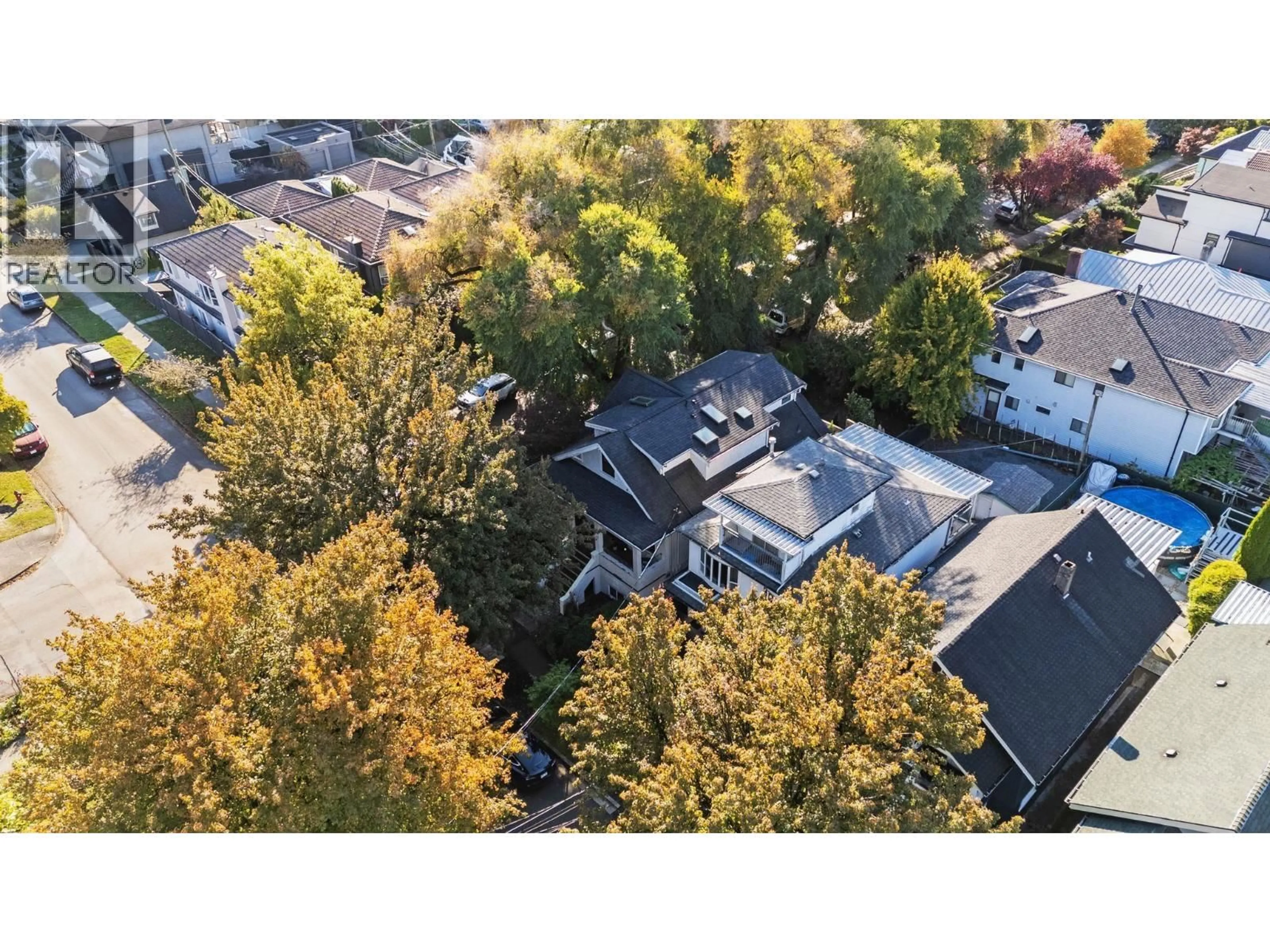 A pic from outside/outdoor area/front of a property/back of a property/a pic from drone, street for 3589 PRINCE ALBERT STREET, Vancouver British Columbia V5V4H8