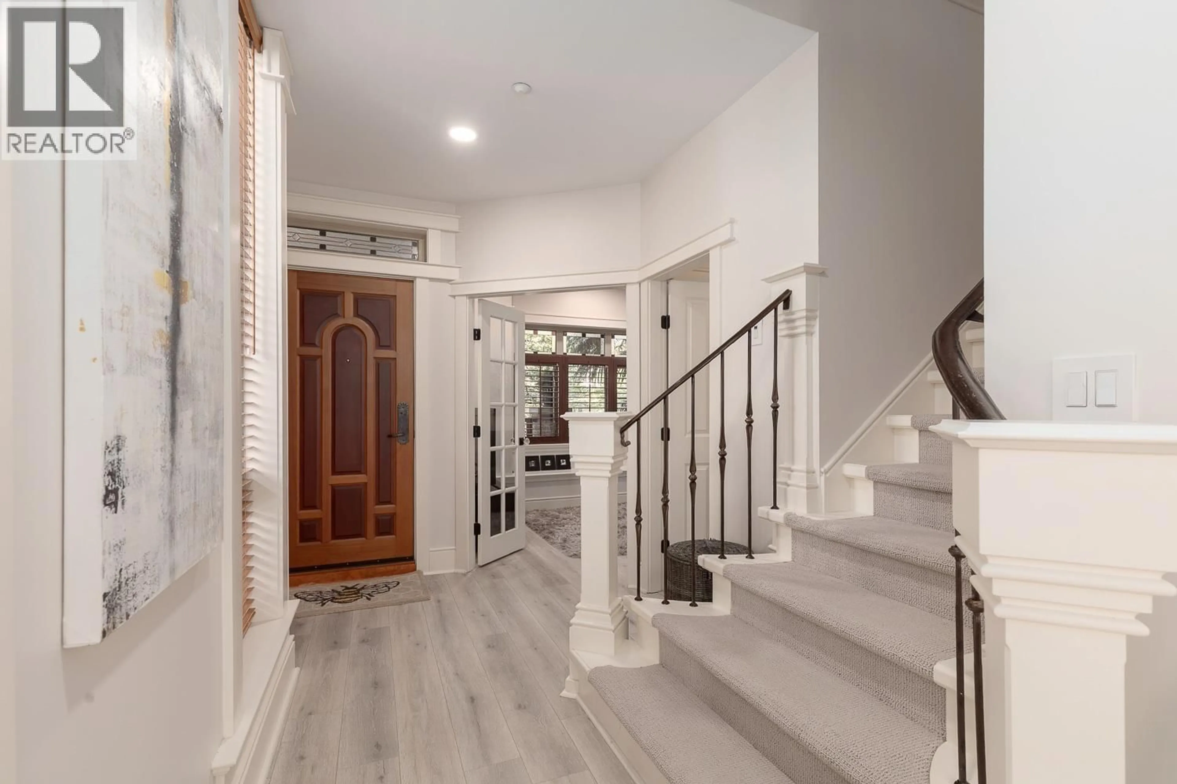 Indoor entryway for 1976 12TH AVENUE, Vancouver British Columbia V6J2E9