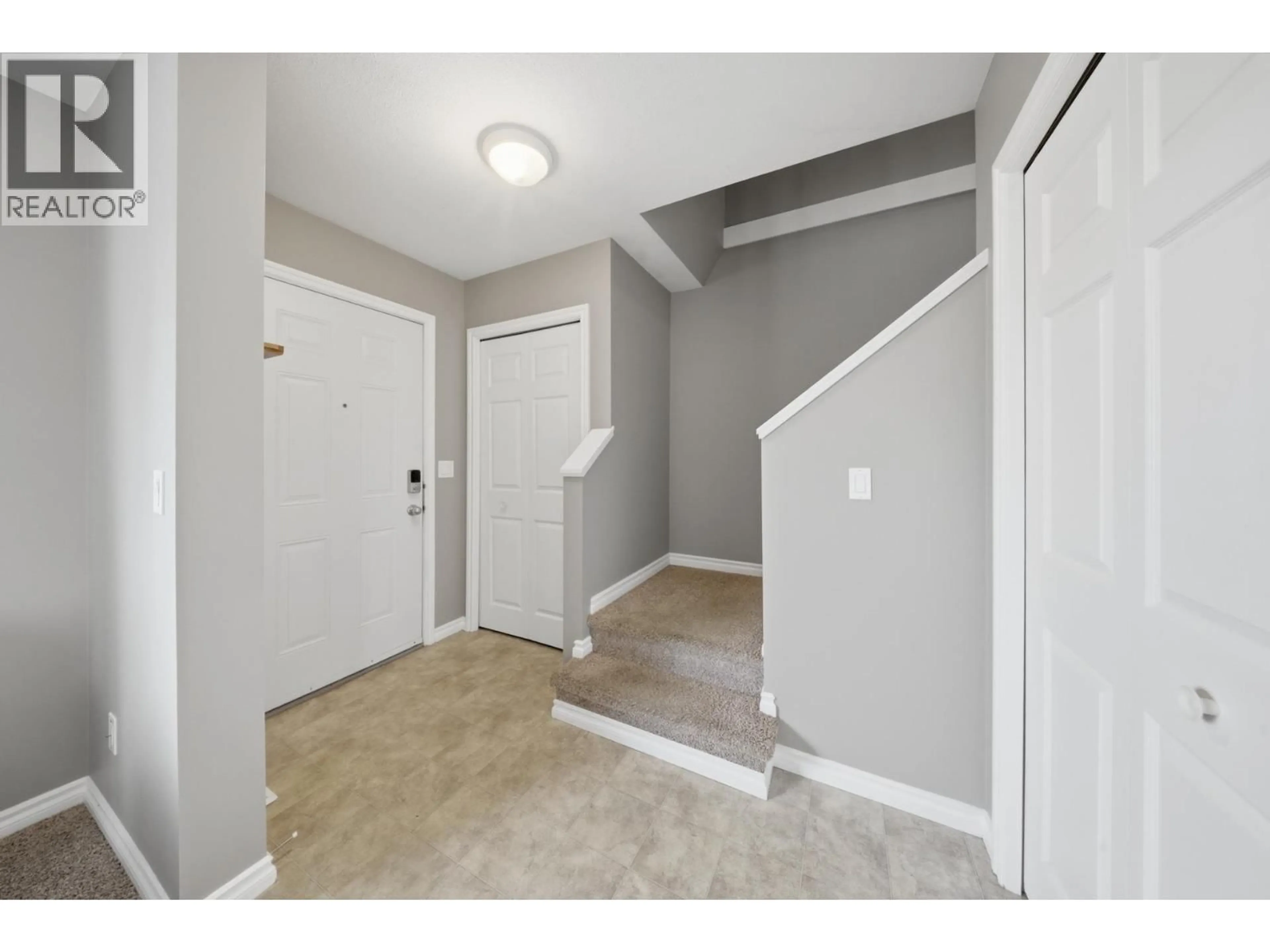 Indoor entryway for 10249 102 AVENUE, Fort St. John British Columbia V1J2E4