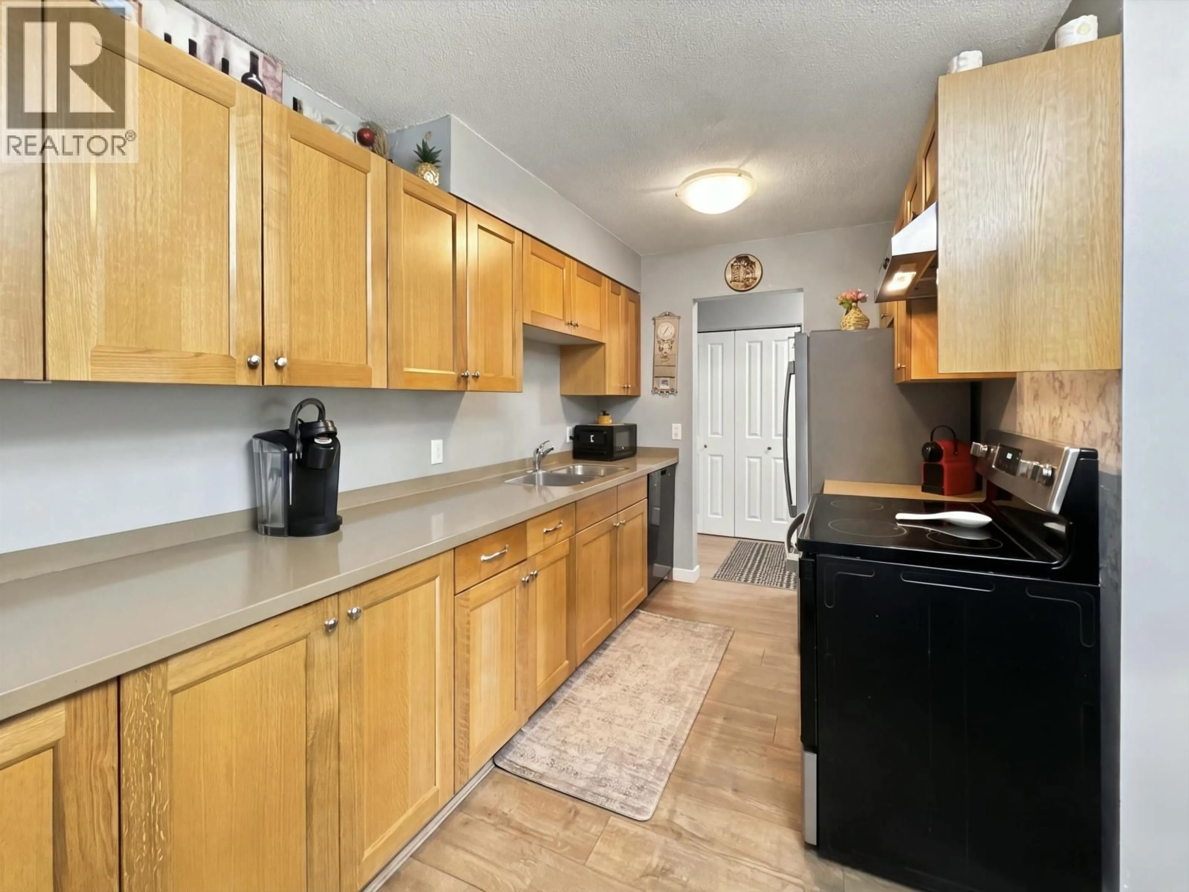Standard kitchen, unknown for 302 - 371 ELLESMERE AVENUE, Burnaby British Columbia V5B3T1