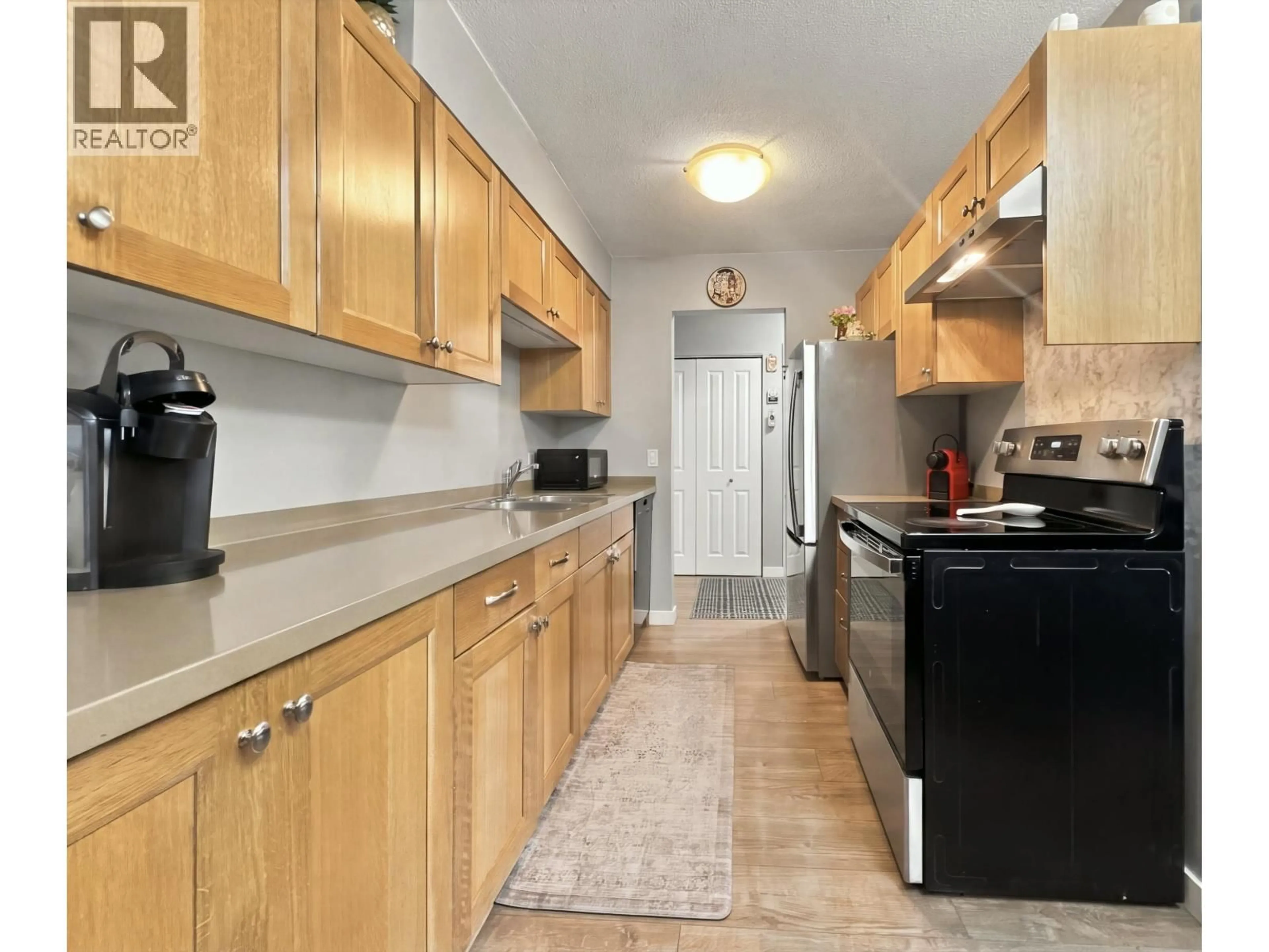 Standard kitchen, unknown for 302 - 371 ELLESMERE AVENUE, Burnaby British Columbia V5B3T1