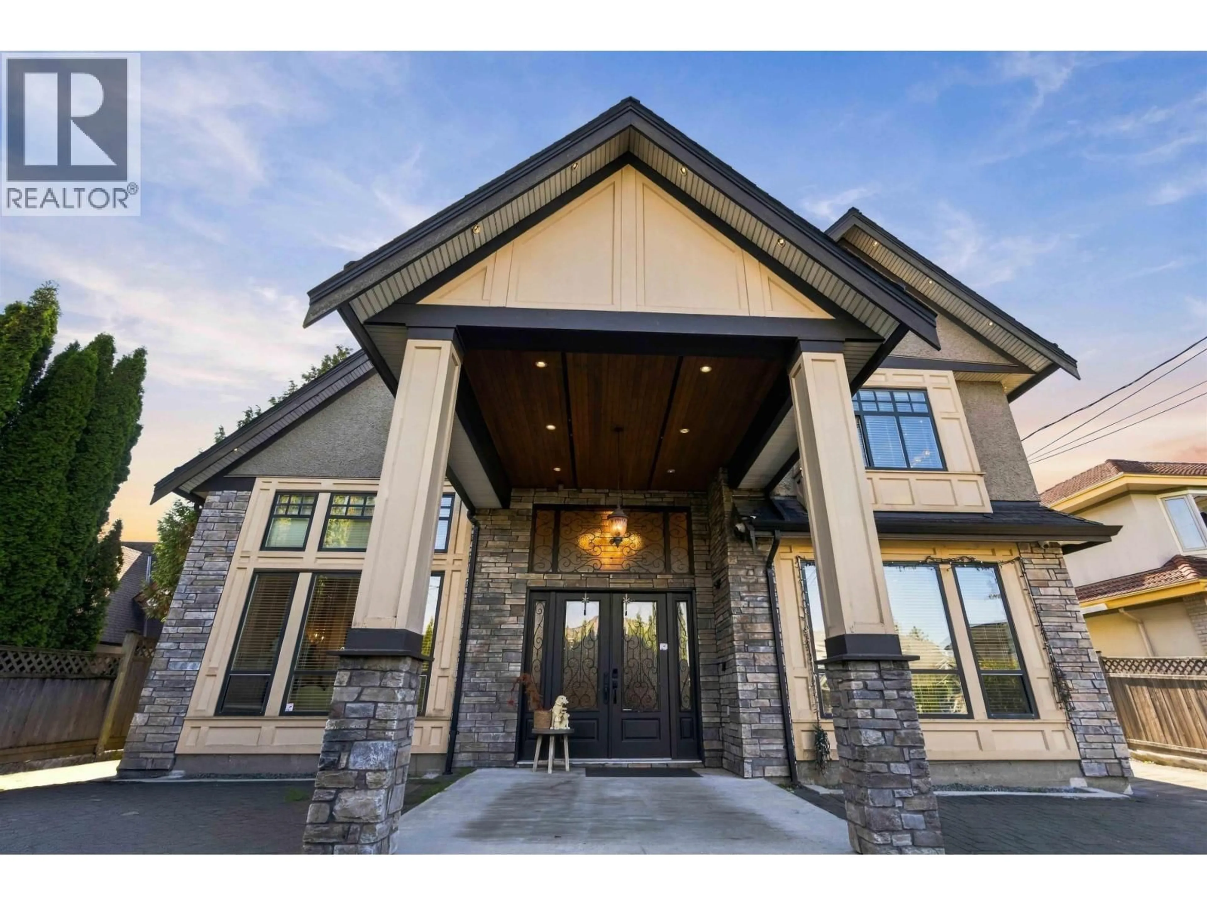 Indoor entryway for 11360 GRANVILLE AVENUE, Richmond British Columbia V6Y1R6