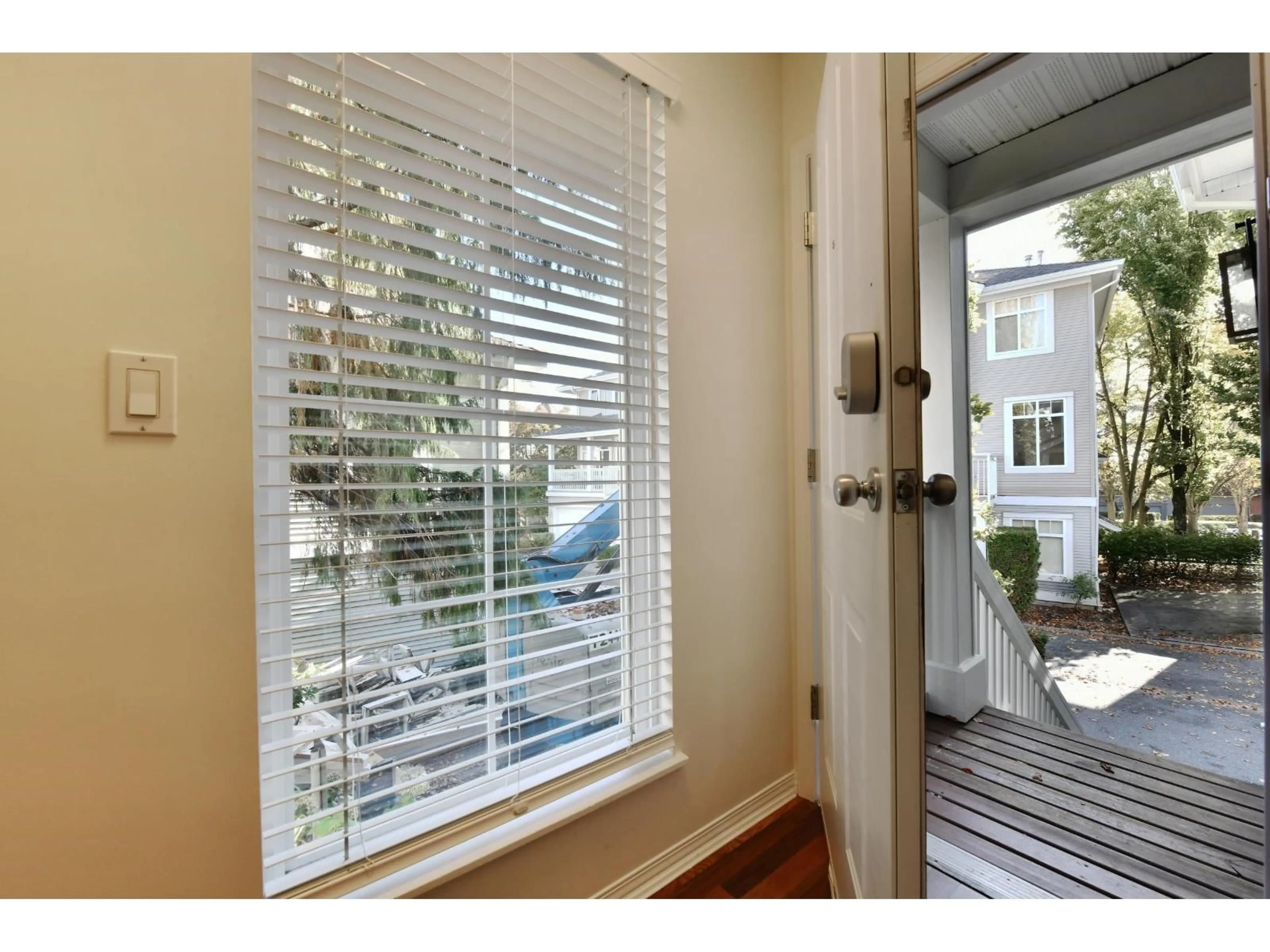 Indoor entryway for 21 - 15068 58 AVENUE, Surrey British Columbia V3S9J9