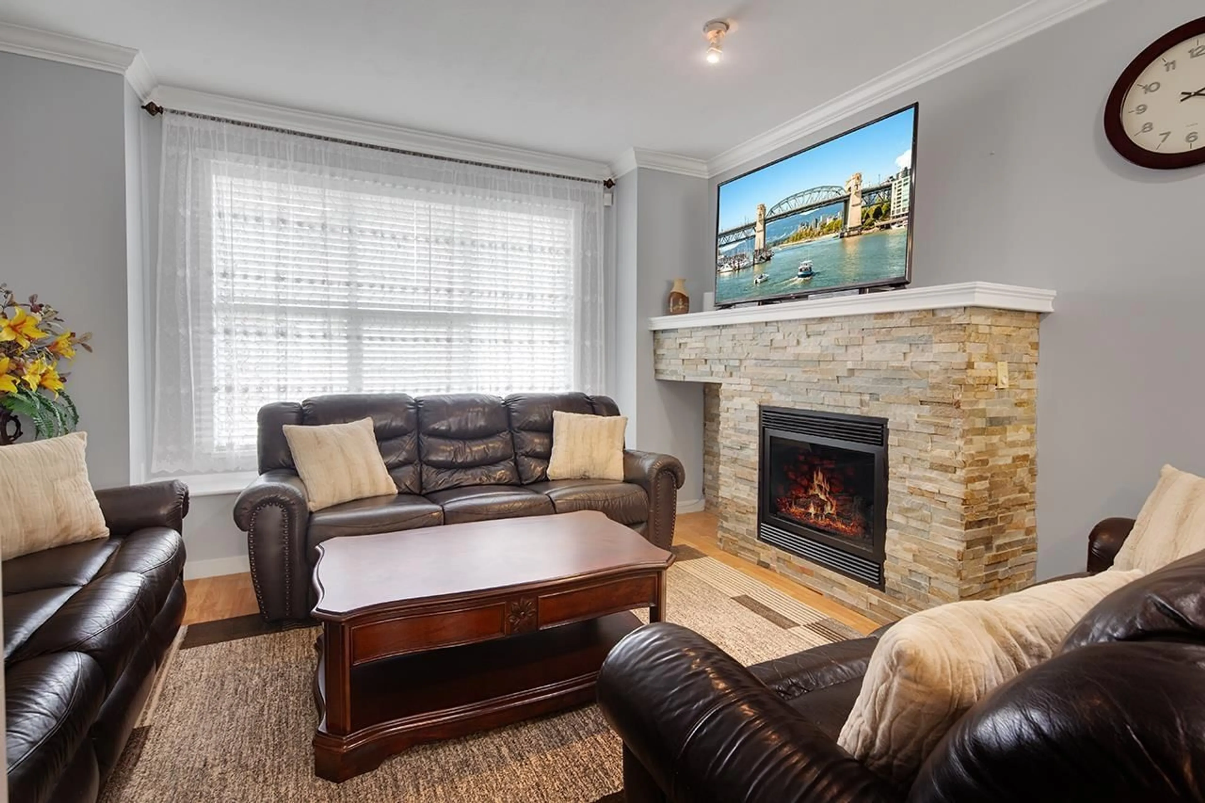 Living room with furniture, unknown for 87 - 20460 66 AVENUE, Langley British Columbia V2Y3B6