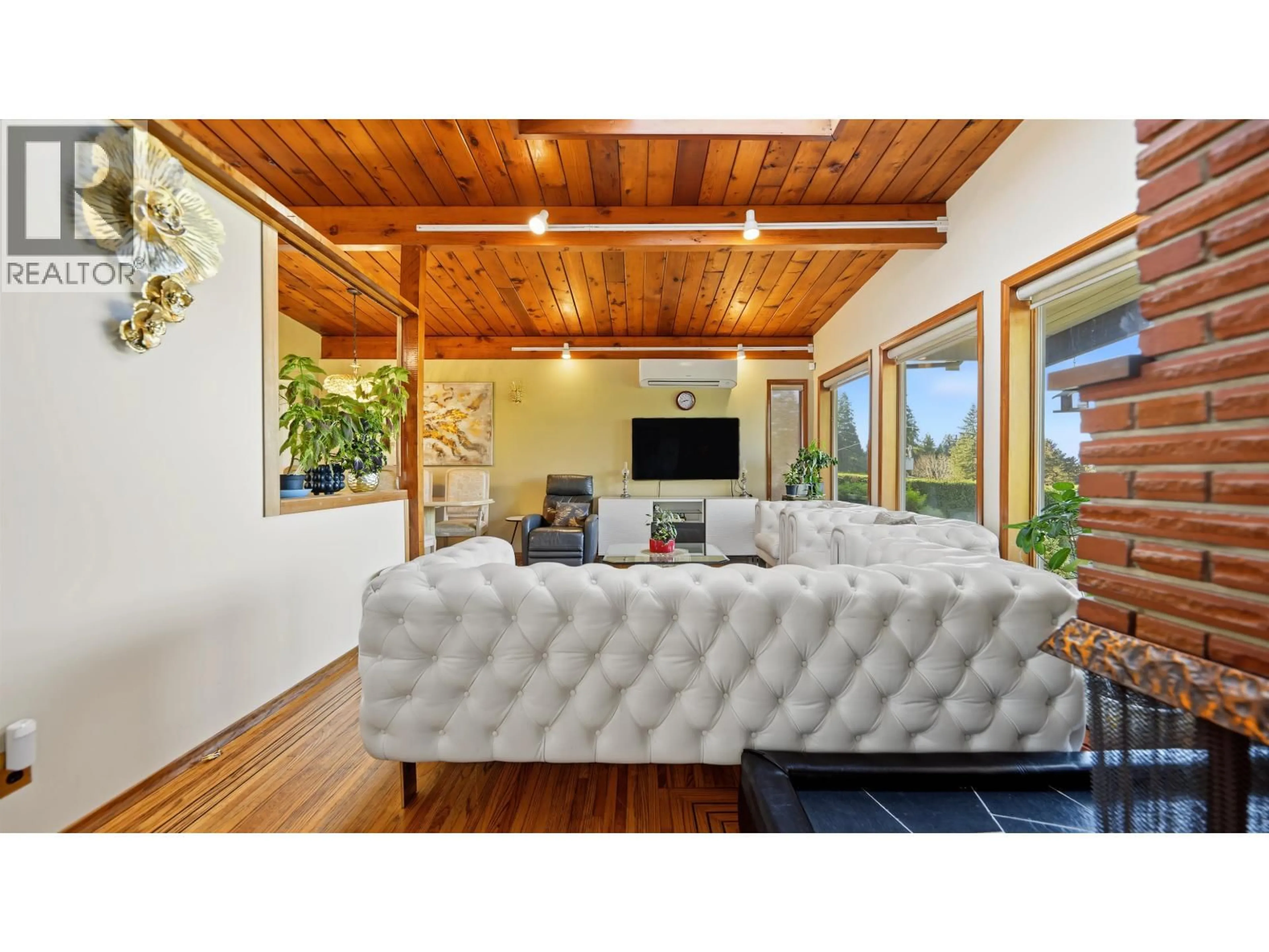 Living room with furniture, wood/laminate floor for 2206 PINECREST AVENUE, Coquitlam British Columbia V3J6T6