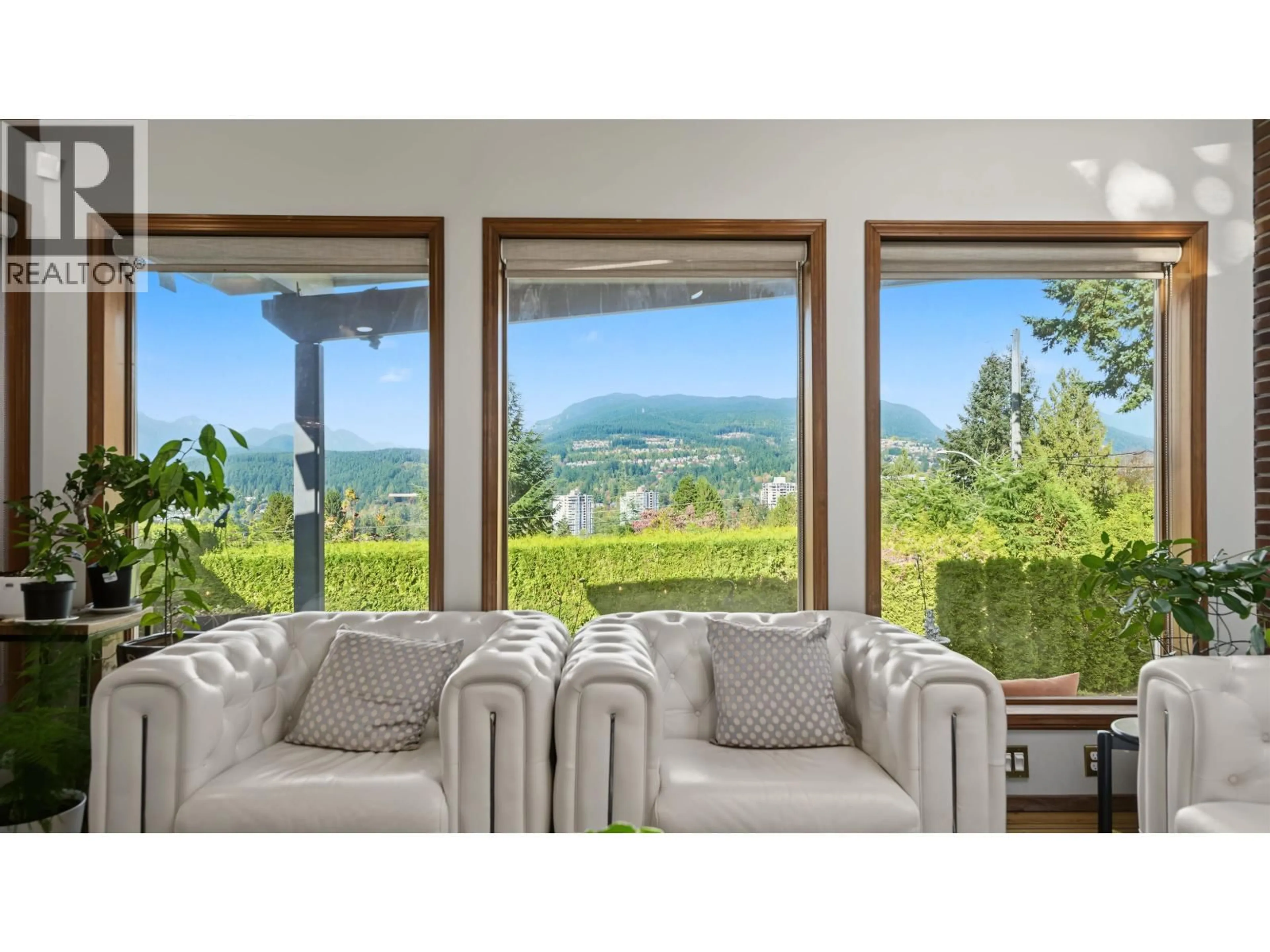 Living room with furniture, unknown for 2206 PINECREST AVENUE, Coquitlam British Columbia V3J6T6
