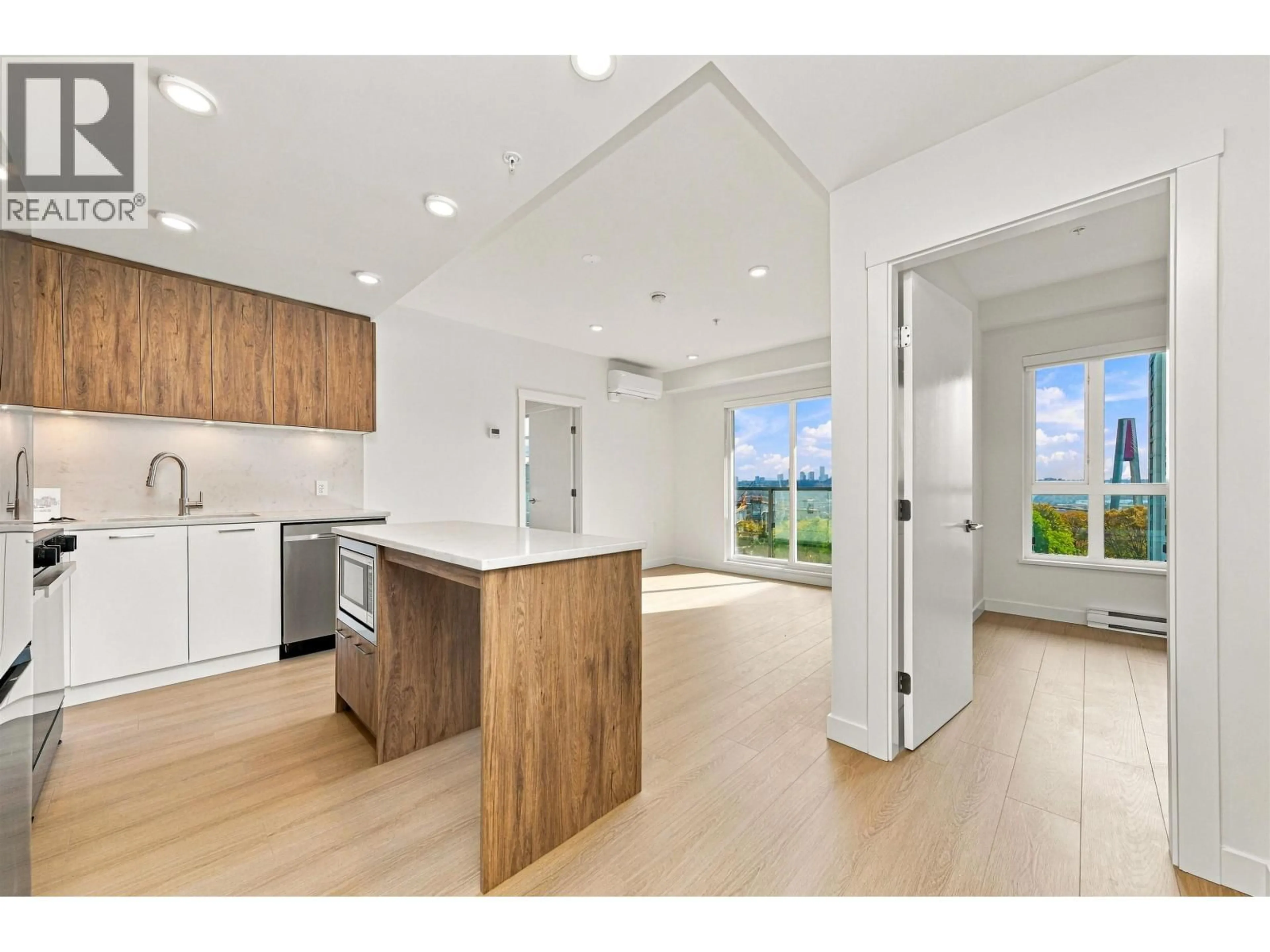 Open concept kitchen, unknown for 419 - 82 FIRST STREET, New Westminster British Columbia V3L0L8