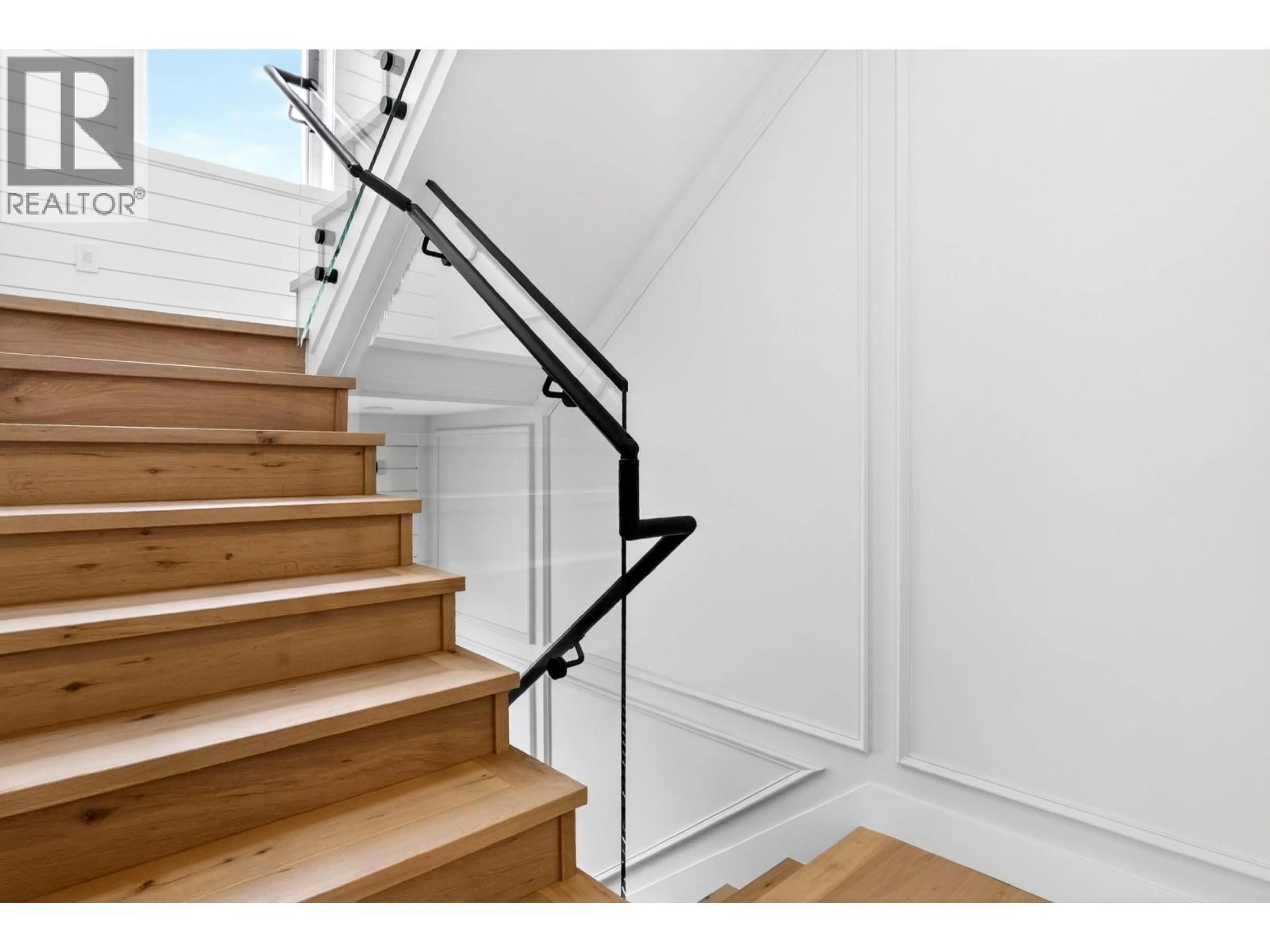 Stairs for 1 - 2741 7TH AVENUE, Vancouver British Columbia V5M1T8