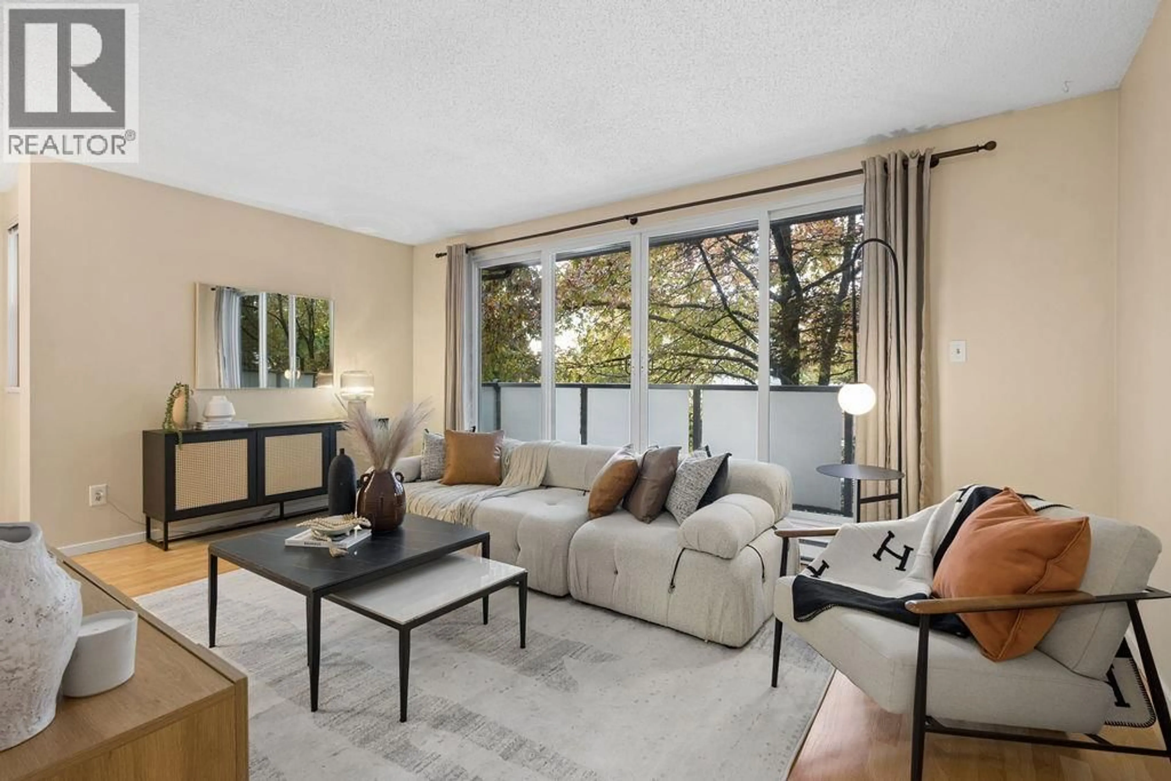 Living room with furniture, unknown for 2 - 224 12TH AVENUE, Vancouver British Columbia V5T2G9
