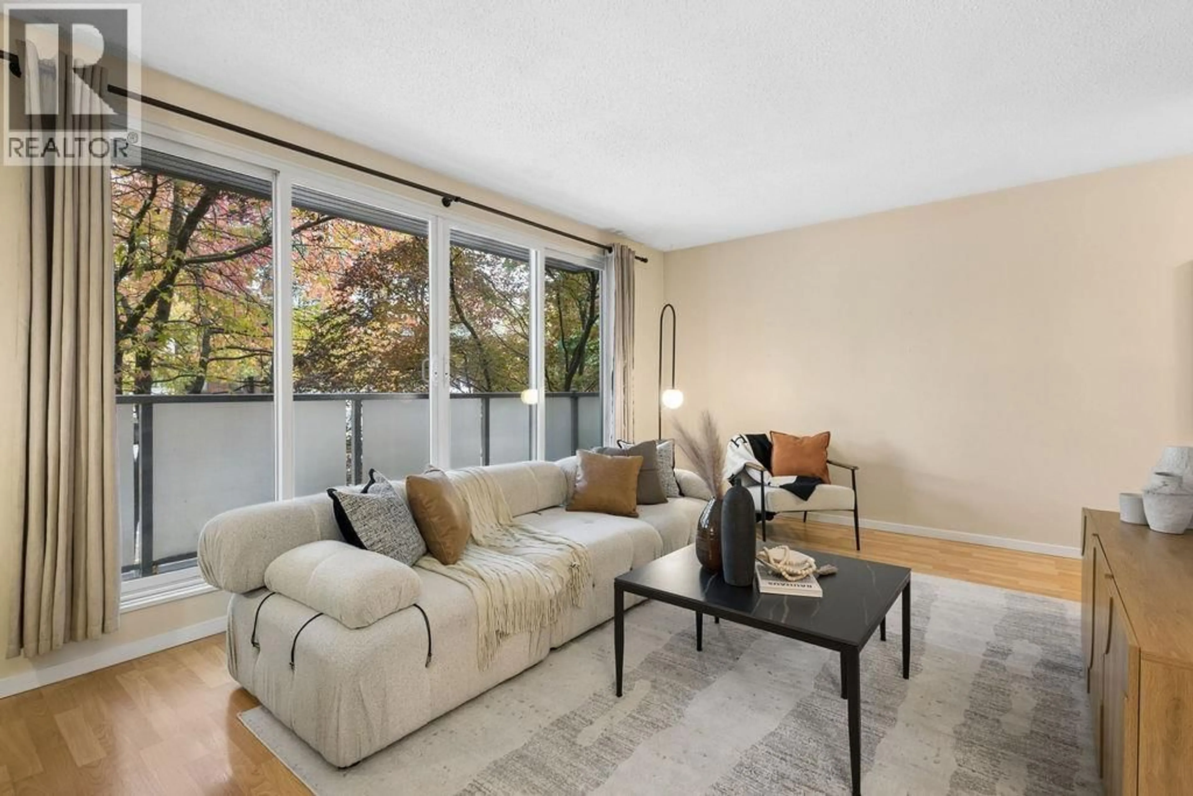Living room with furniture, unknown for 2 - 224 12TH AVENUE, Vancouver British Columbia V5T2G9