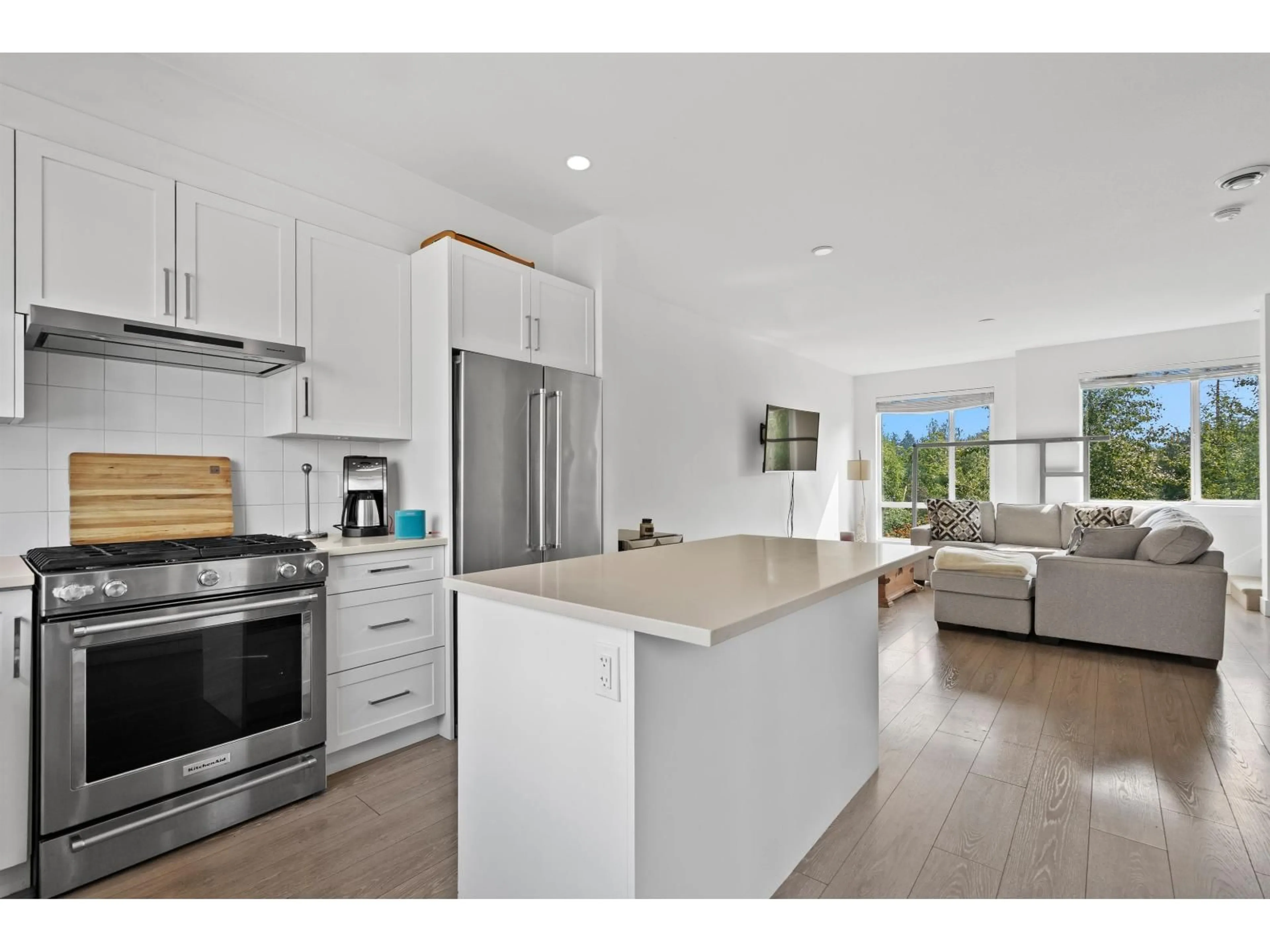 Open concept kitchen, unknown for 8 - 16433 19TH AVENUE, Surrey British Columbia V4A9M5