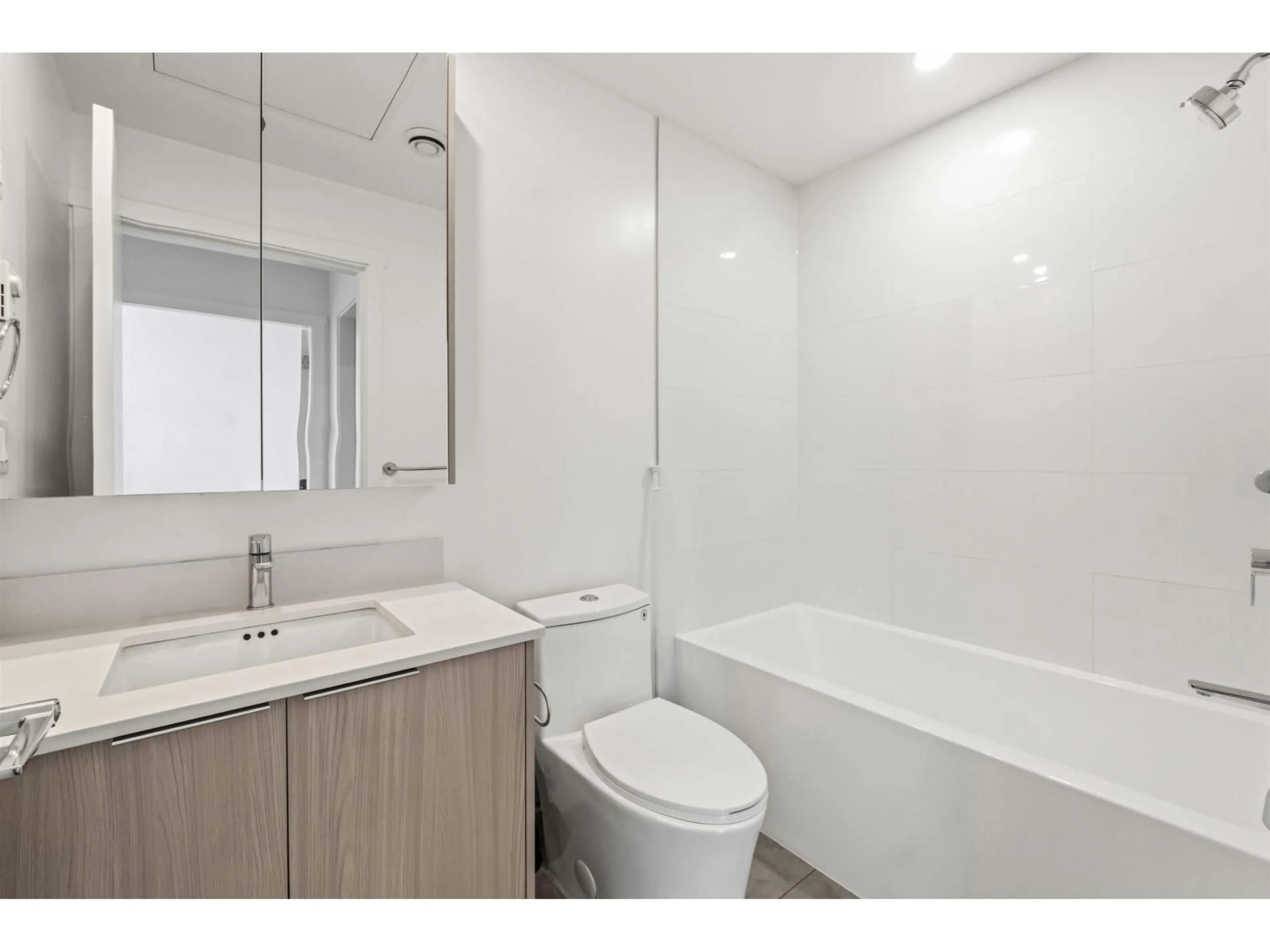 Standard bathroom, unknown for 321 - 13968 LAUREL DRIVE, Surrey British Columbia V3T0S9
