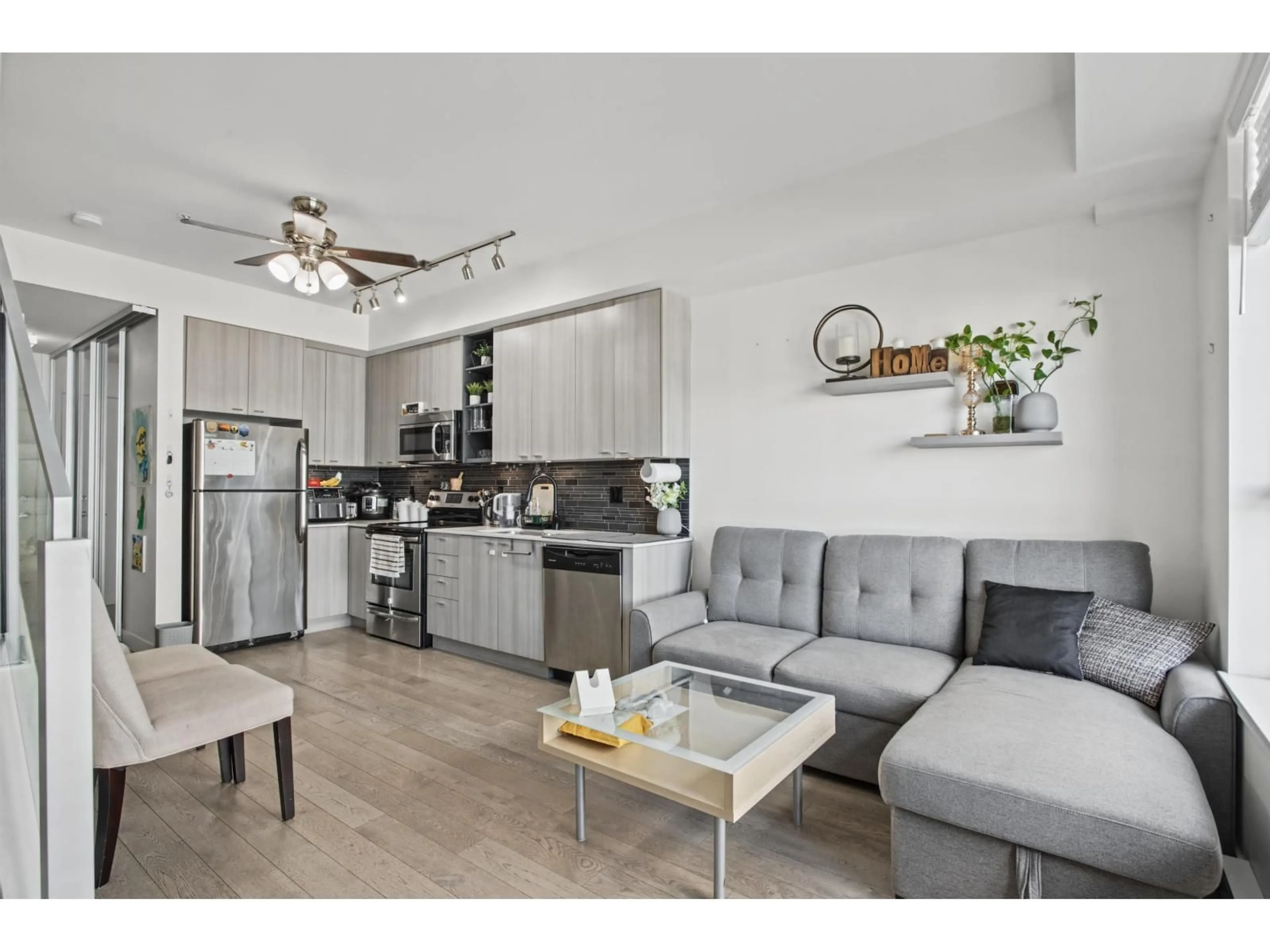 Open concept kitchen, unknown for 512 - 3080 GLADWIN ROAD, Abbotsford British Columbia V2T0G3