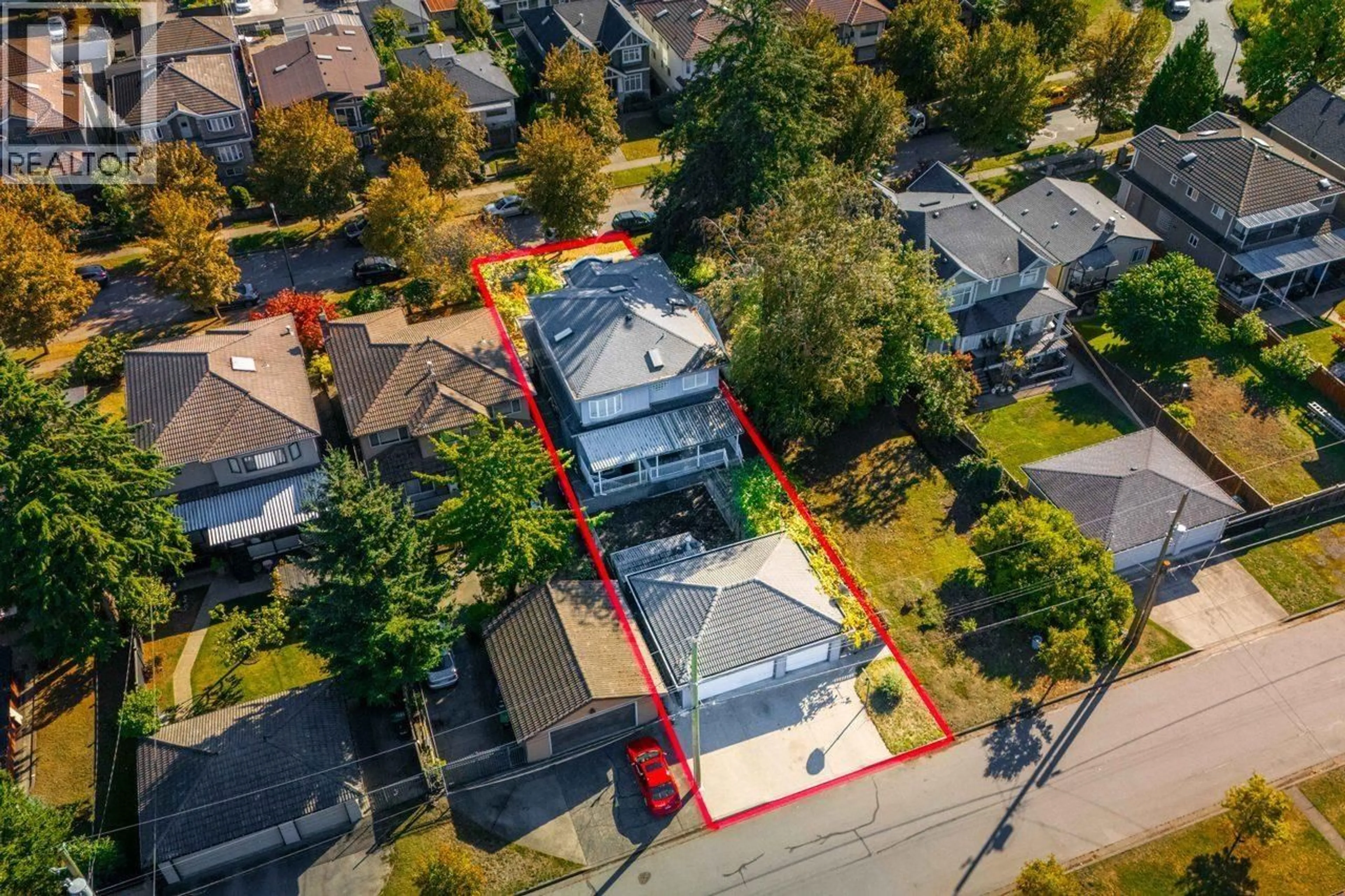 A pic from outside/outdoor area/front of a property/back of a property/a pic from drone, street for 3895 GLENDALE STREET, Vancouver British Columbia V5R1C6