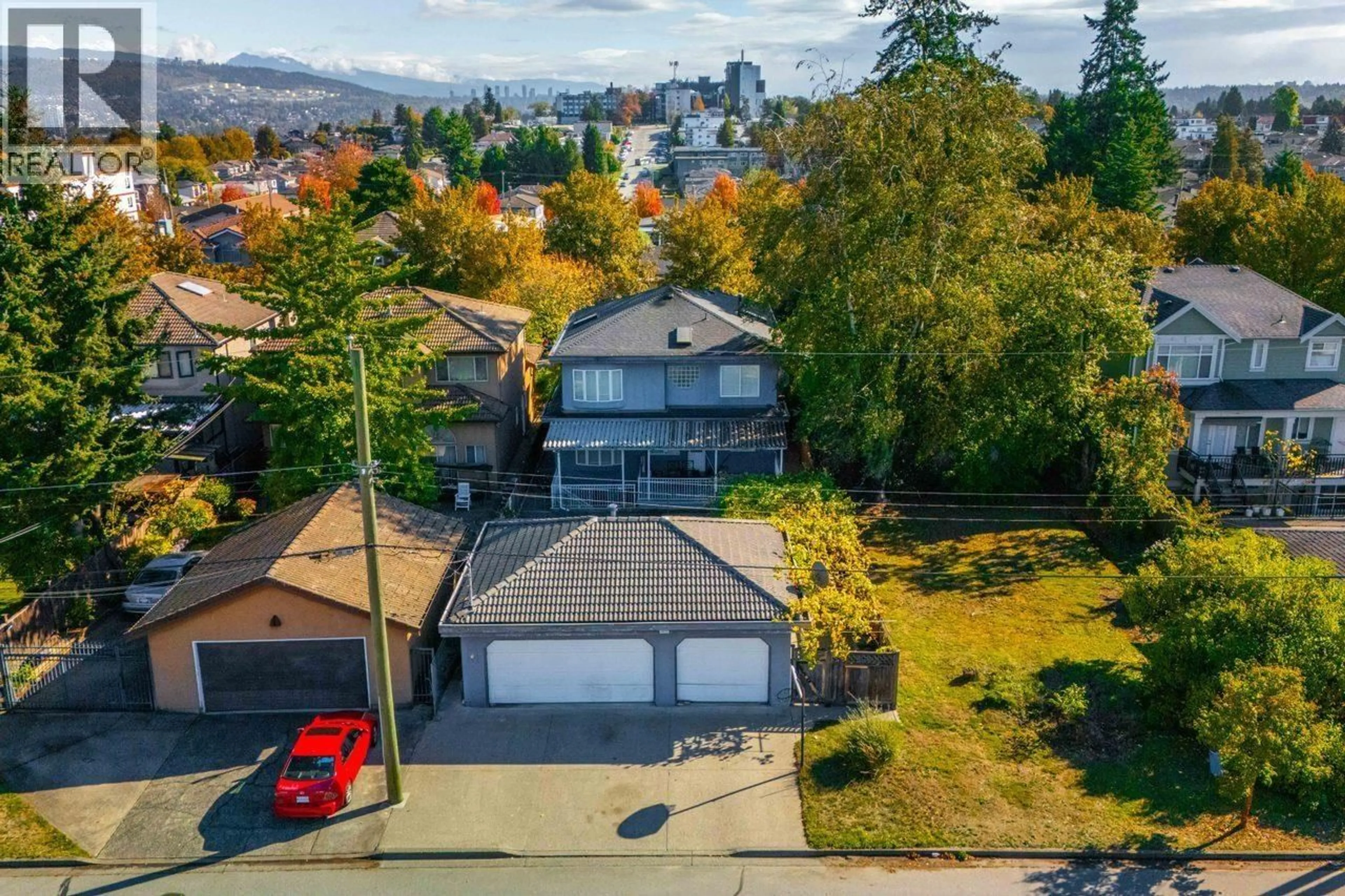A pic from outside/outdoor area/front of a property/back of a property/a pic from drone, street for 3895 GLENDALE STREET, Vancouver British Columbia V5R1C6