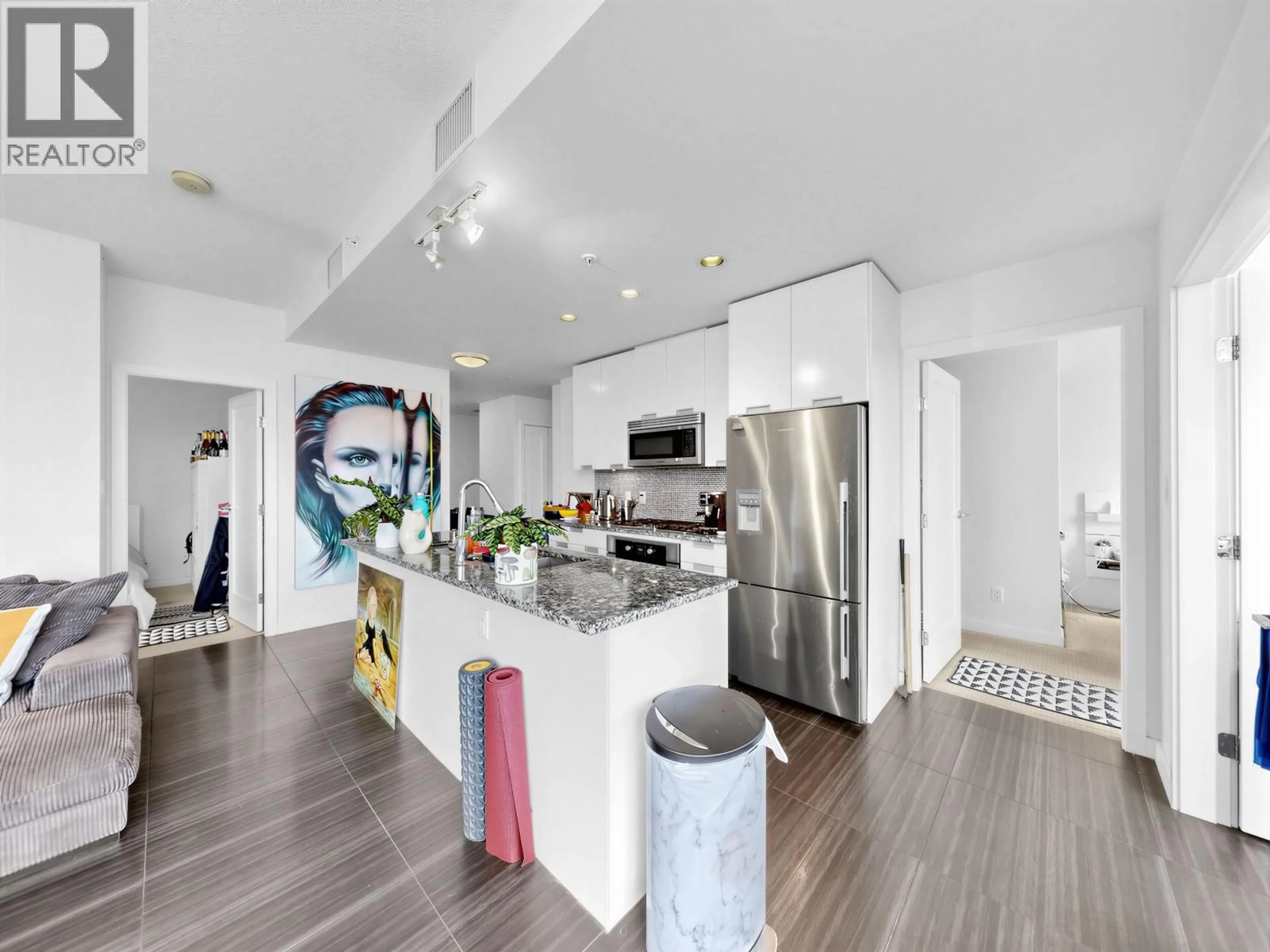 Open concept kitchen, unknown for 865 - 2080 BROADWAY, Vancouver British Columbia V6J0C7