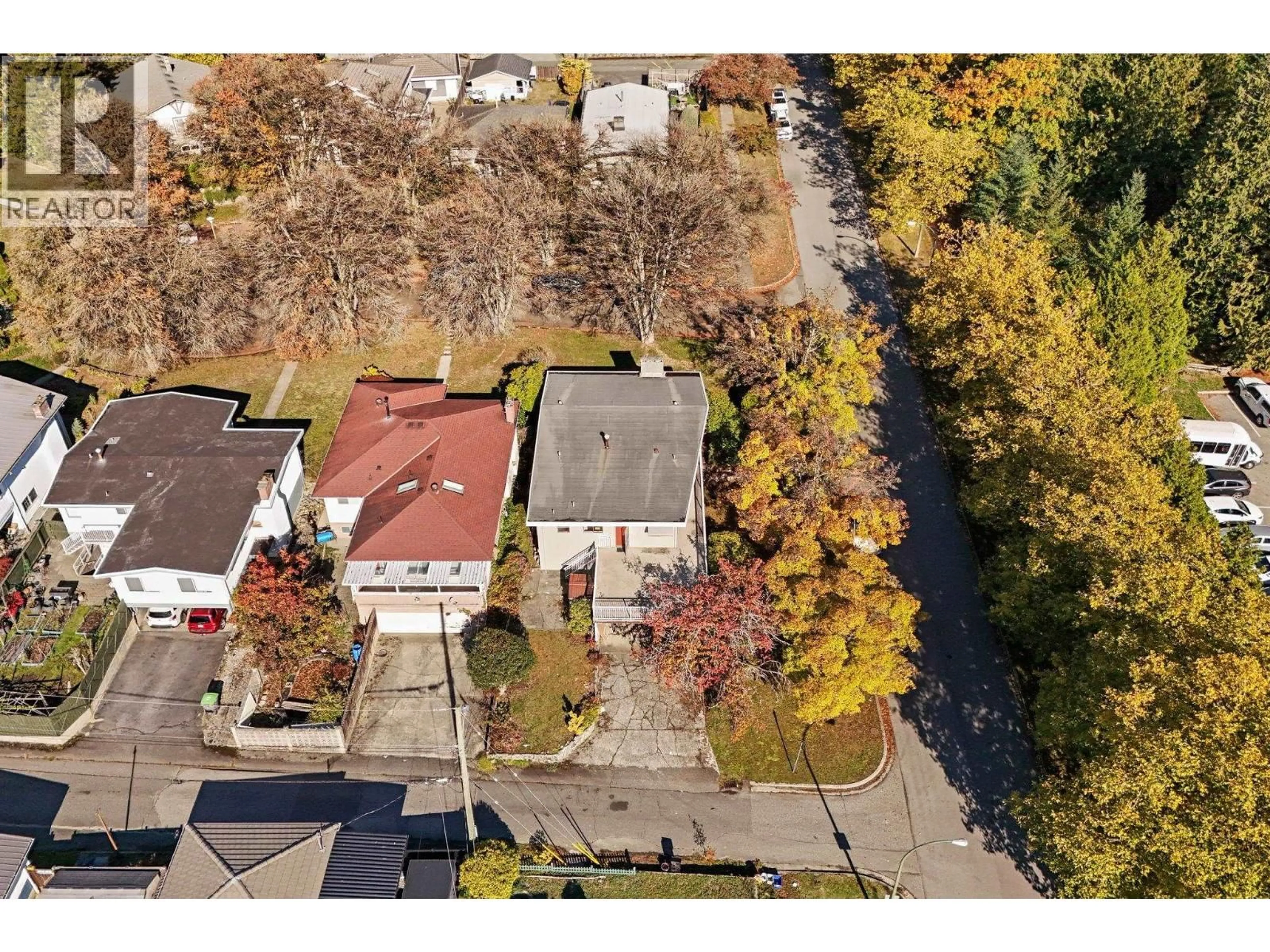 A pic from outside/outdoor area/front of a property/back of a property/a pic from drone, street for 7649 VIVIAN DRIVE, Vancouver British Columbia V5S2V6