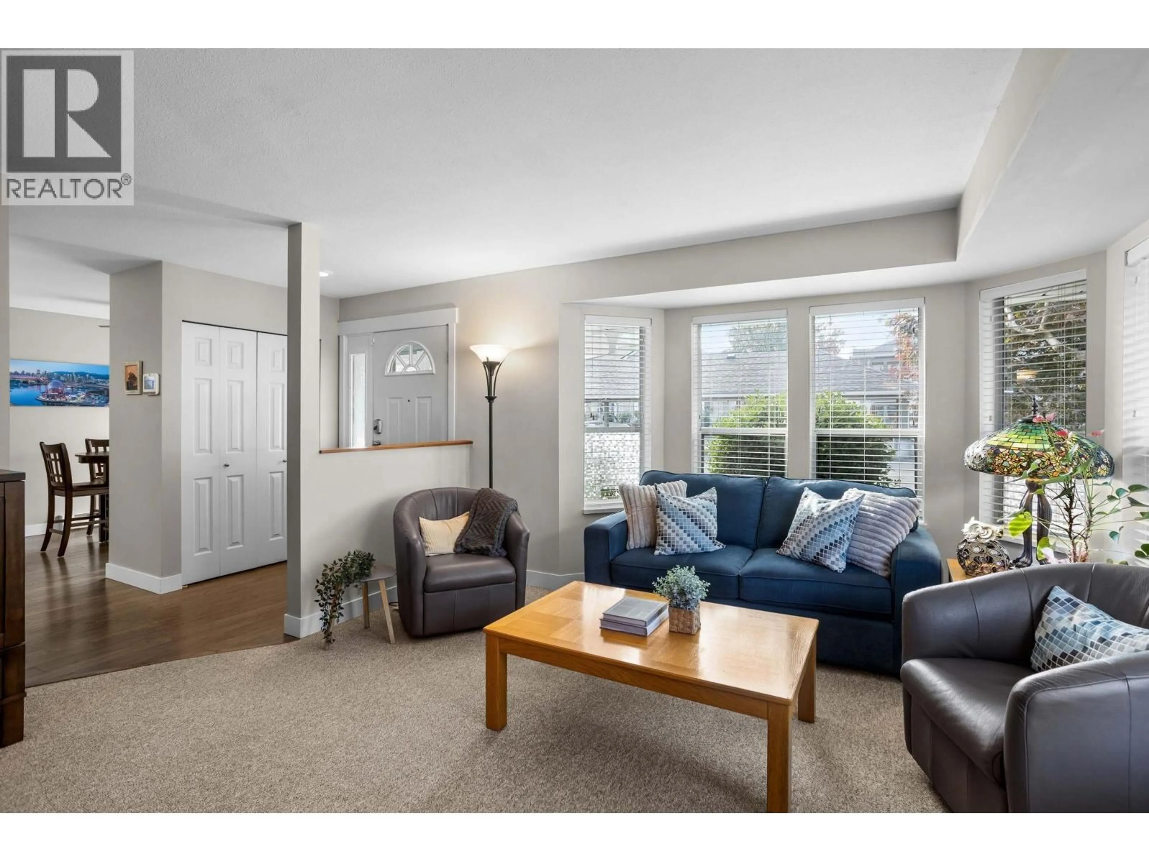 Living room with furniture, unknown for 44 - 20554 118 AVENUE, Maple Ridge British Columbia V2X0S3