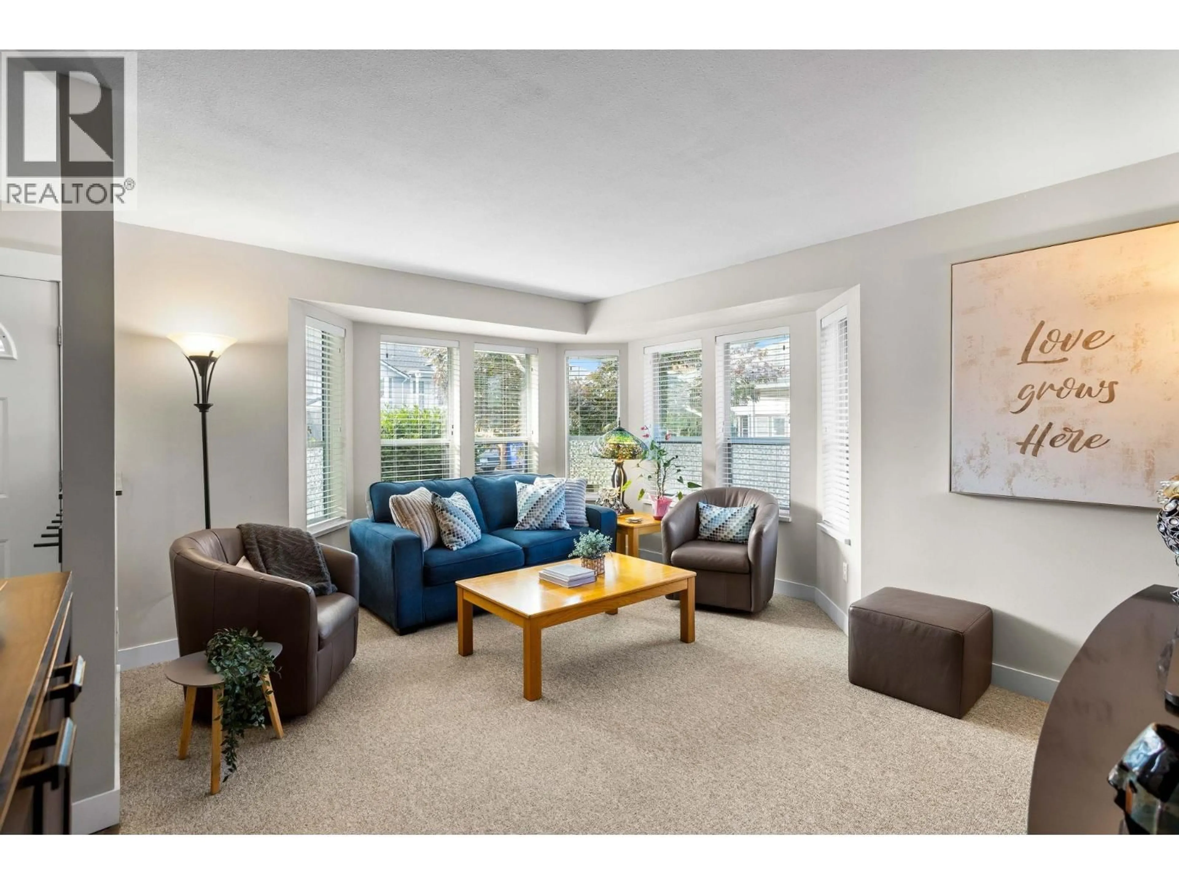 Living room with furniture, unknown for 44 - 20554 118 AVENUE, Maple Ridge British Columbia V2X0S3