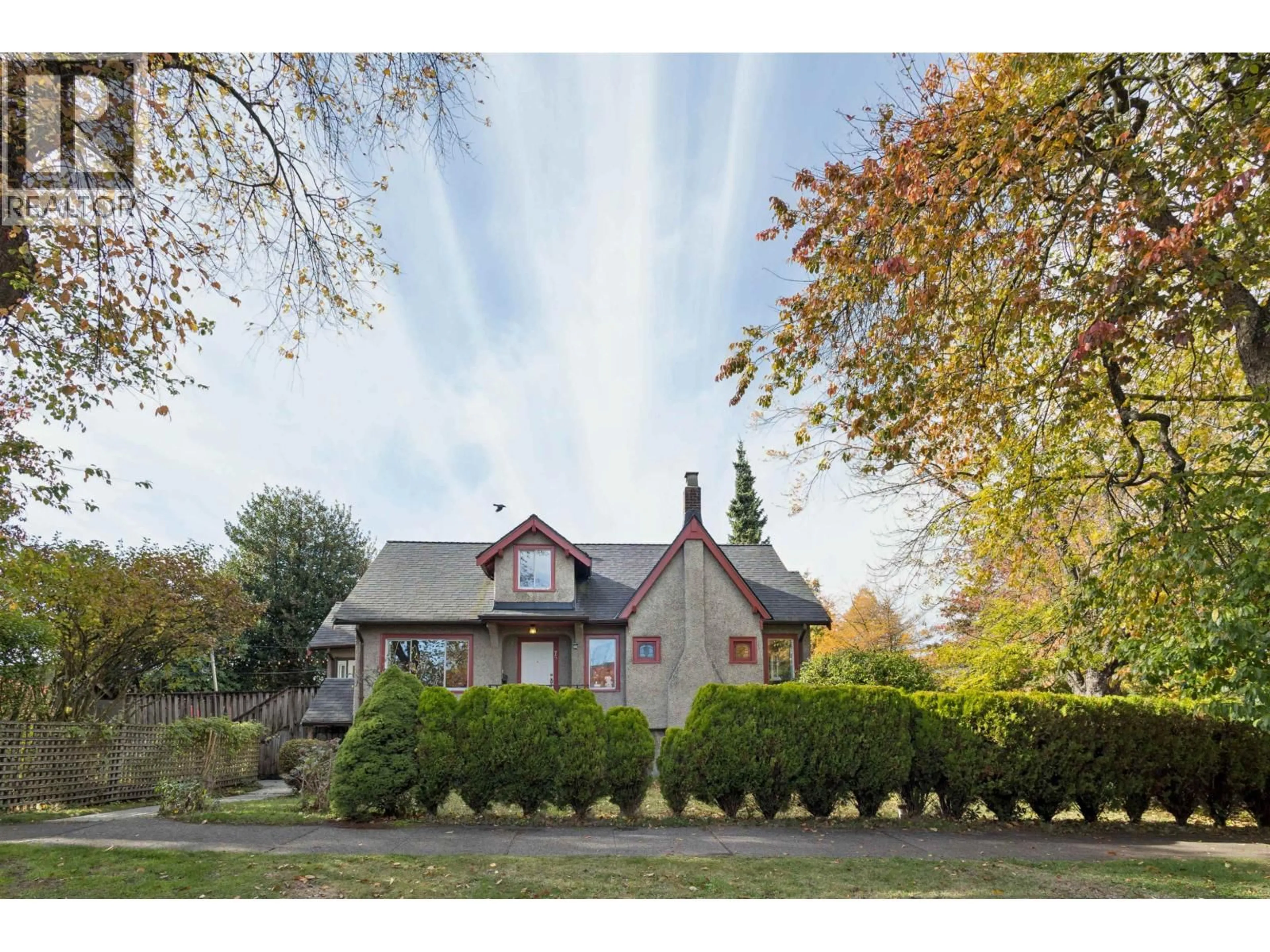 A pic from outside/outdoor area/front of a property/back of a property/a pic from drone, street for 75 SLOCAN STREET, Vancouver British Columbia V5K3M1