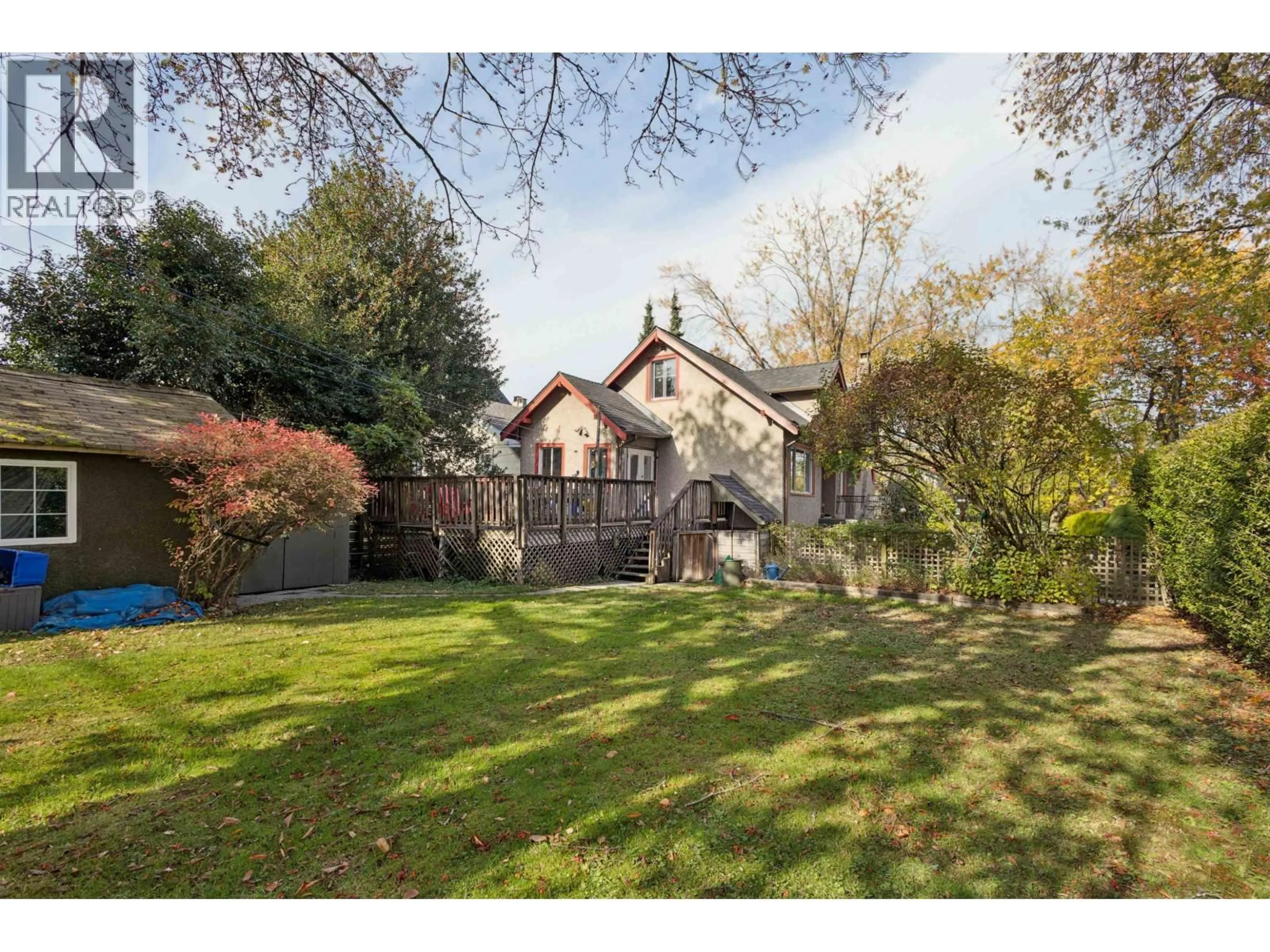 A pic from outside/outdoor area/front of a property/back of a property/a pic from drone, building for 75 SLOCAN STREET, Vancouver British Columbia V5K3M1