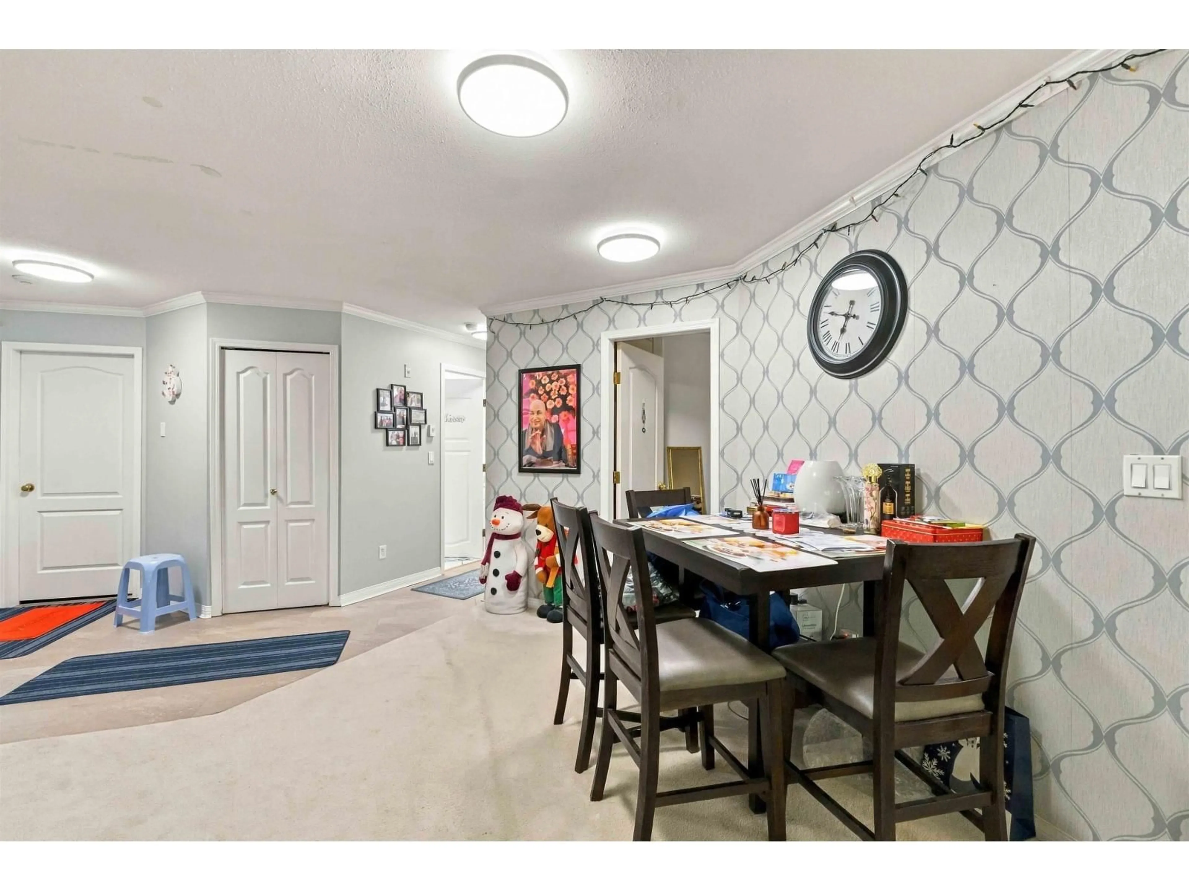 Dining room, ceramic/tile floor for 217 - 12633 72 AVENUE, Surrey British Columbia V3W0A4