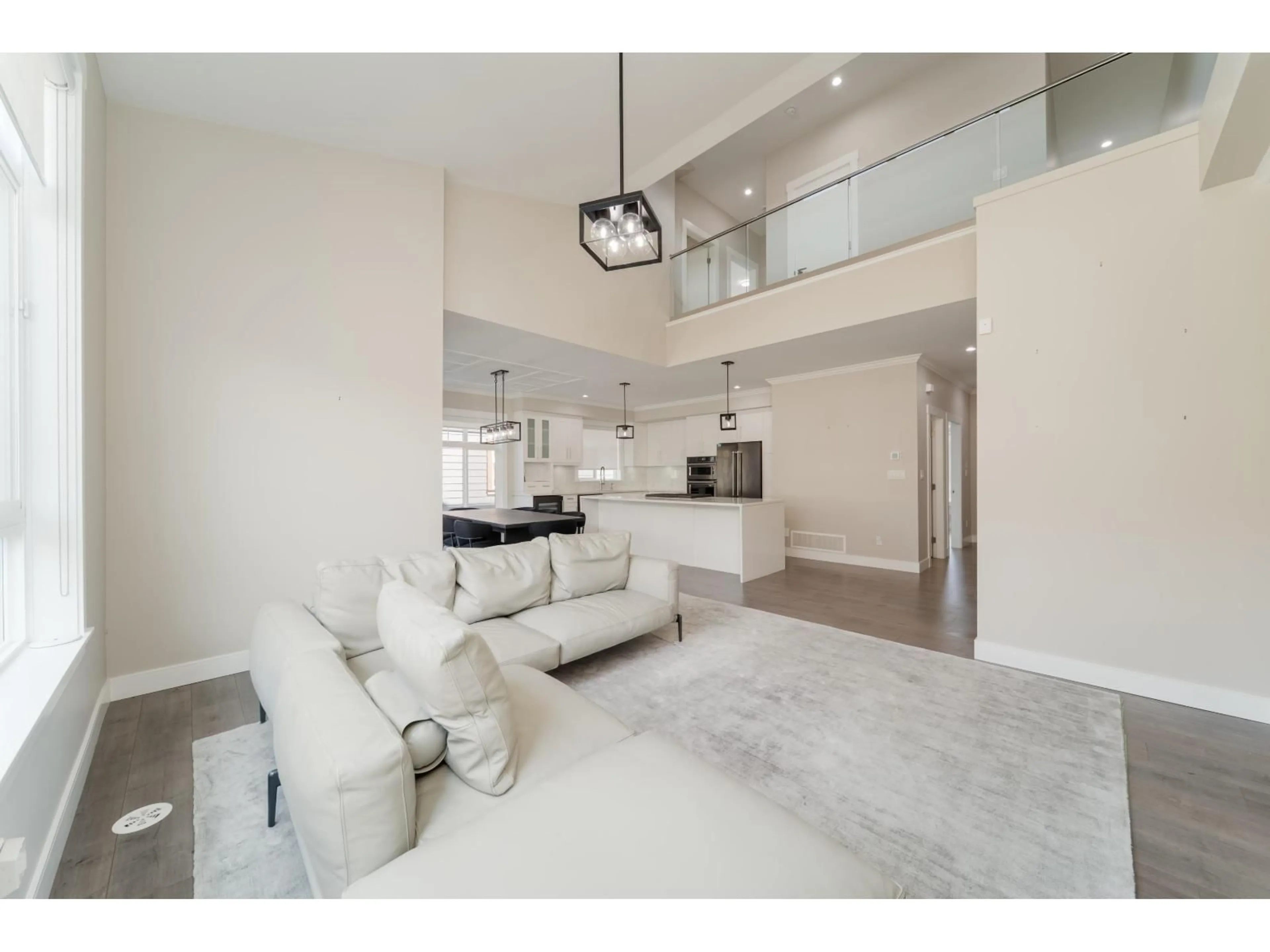 Open concept kitchen, unknown for 17033 FRASER HIGHWAY, Surrey British Columbia V4N6V2