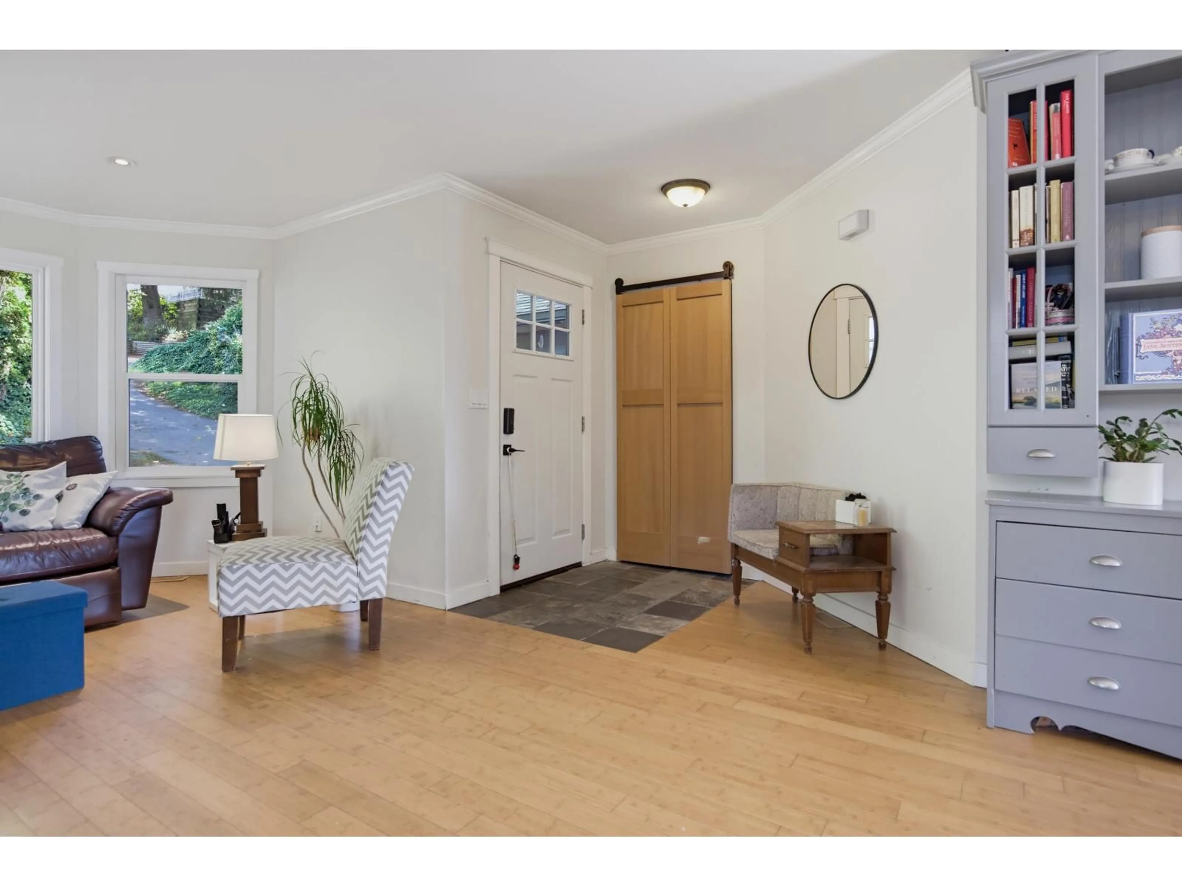 Indoor entryway for 35746 TIMBERLANE DRIVE, Abbotsford British Columbia V3G1G3