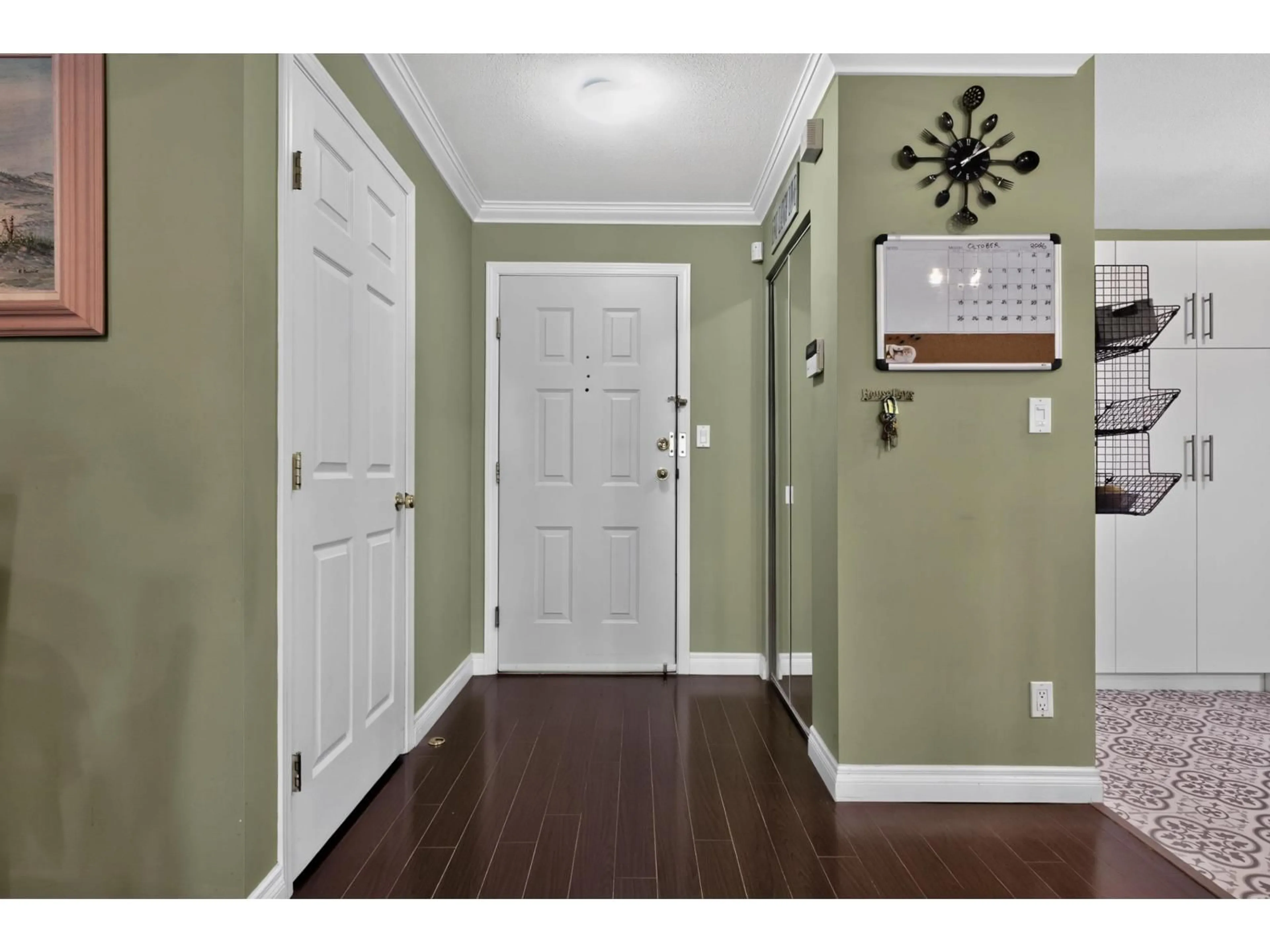 Indoor entryway for 202 - 10130 139 STREET, Surrey British Columbia V3T4L4