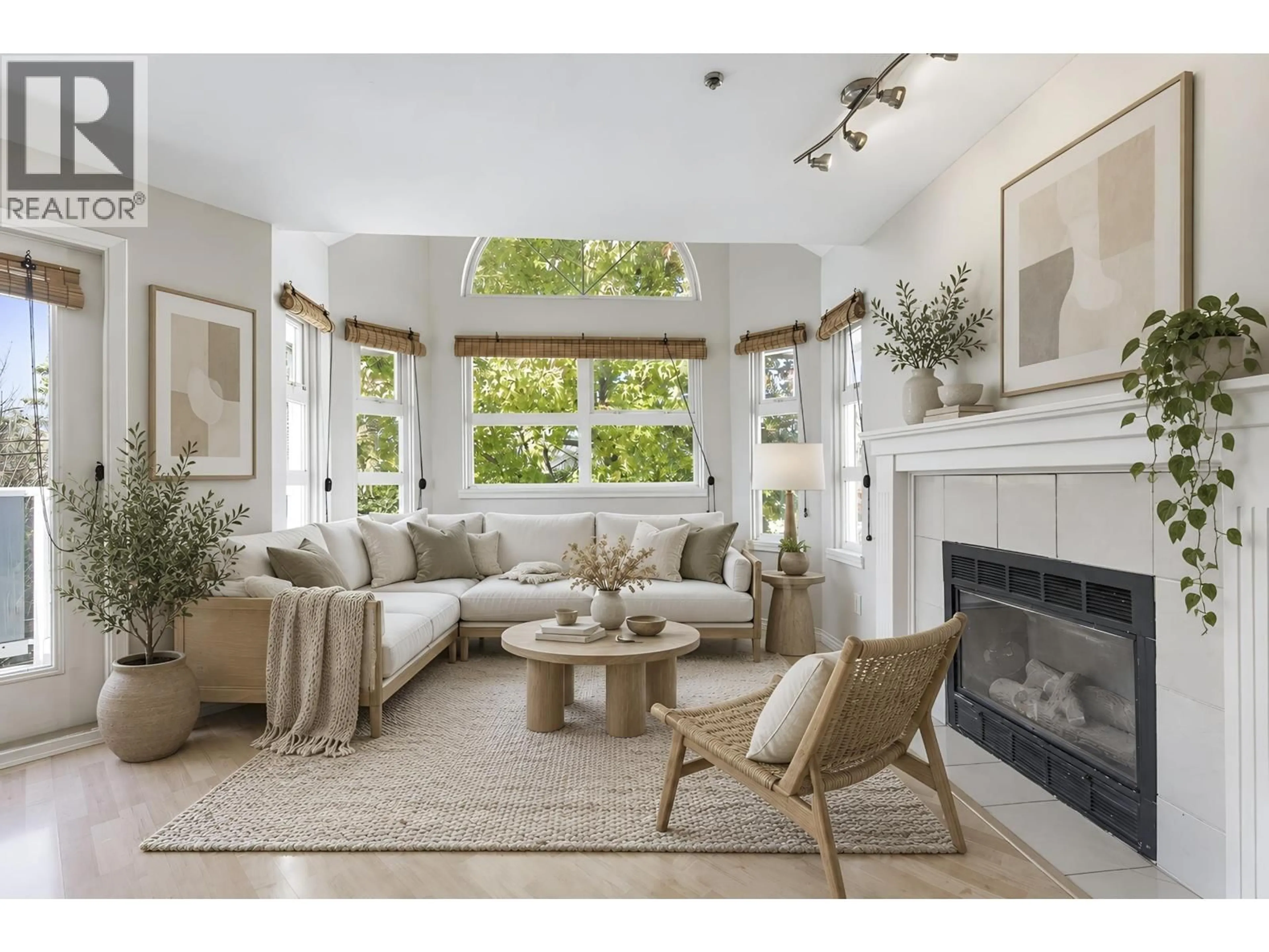 Living room with furniture, unknown for 402 - 1515 6TH AVENUE, Vancouver British Columbia V5N1P2