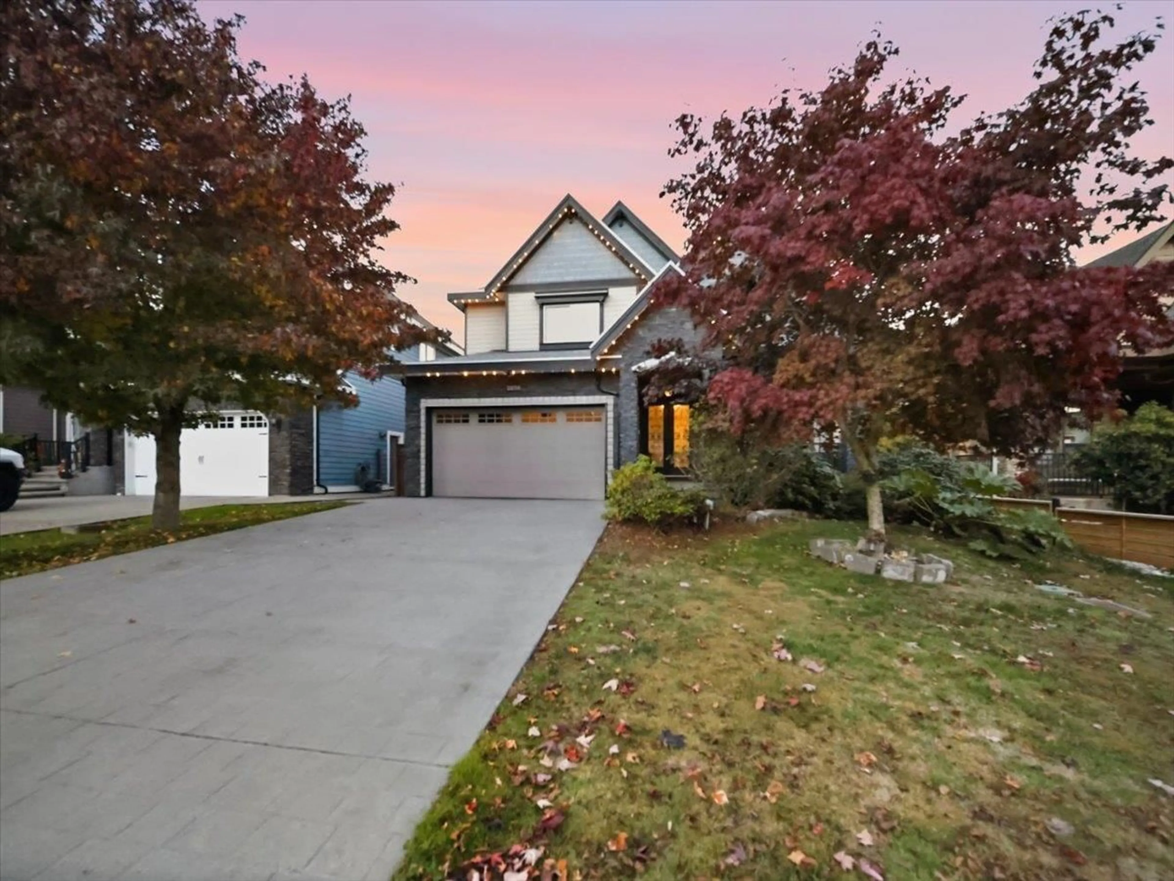 Home with vinyl exterior material, street for 2258 MADRONA PLACE, Surrey British Columbia V4A7Z4