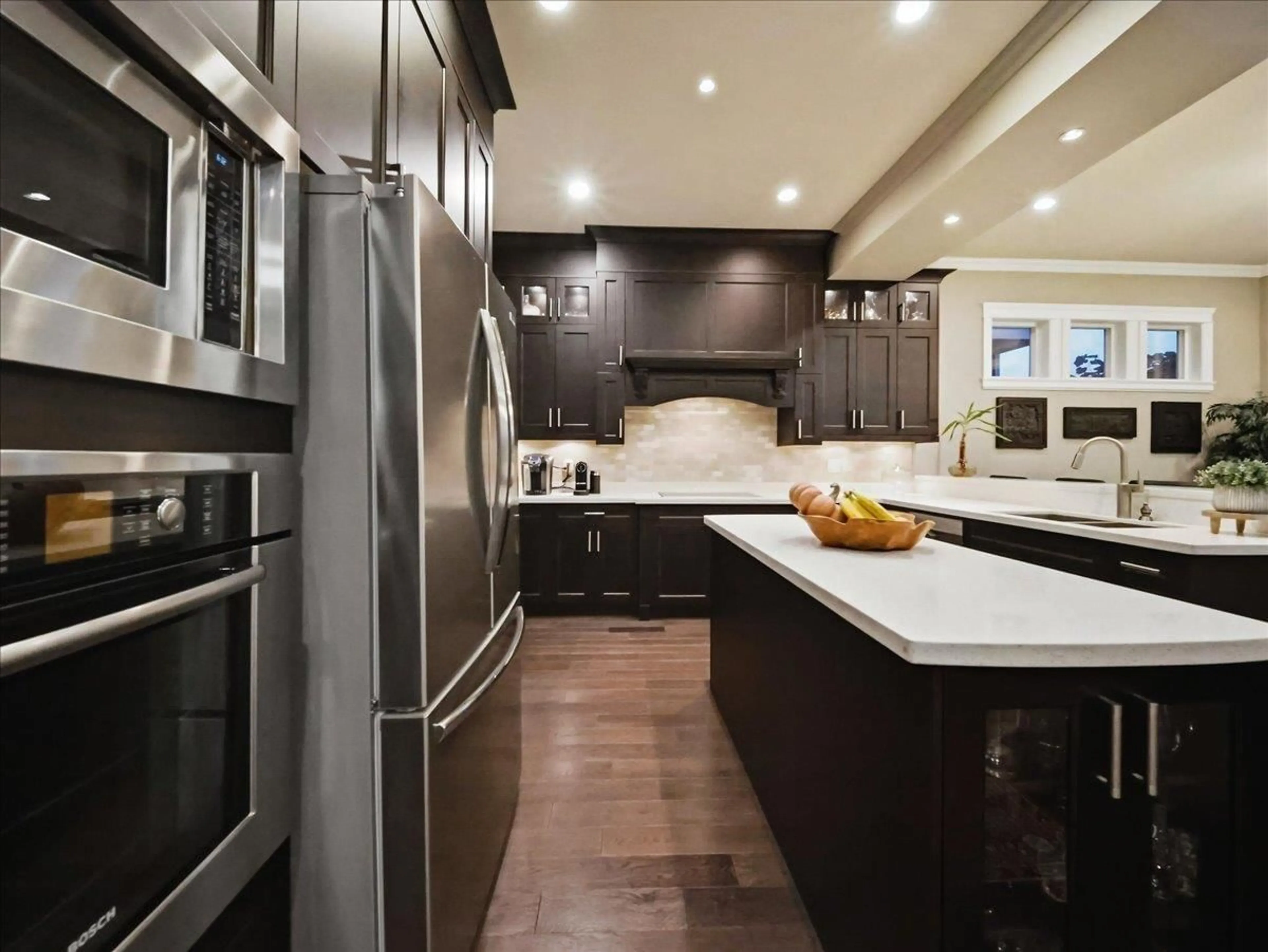 Contemporary kitchen, unknown for 2258 MADRONA PLACE, Surrey British Columbia V4A7Z4