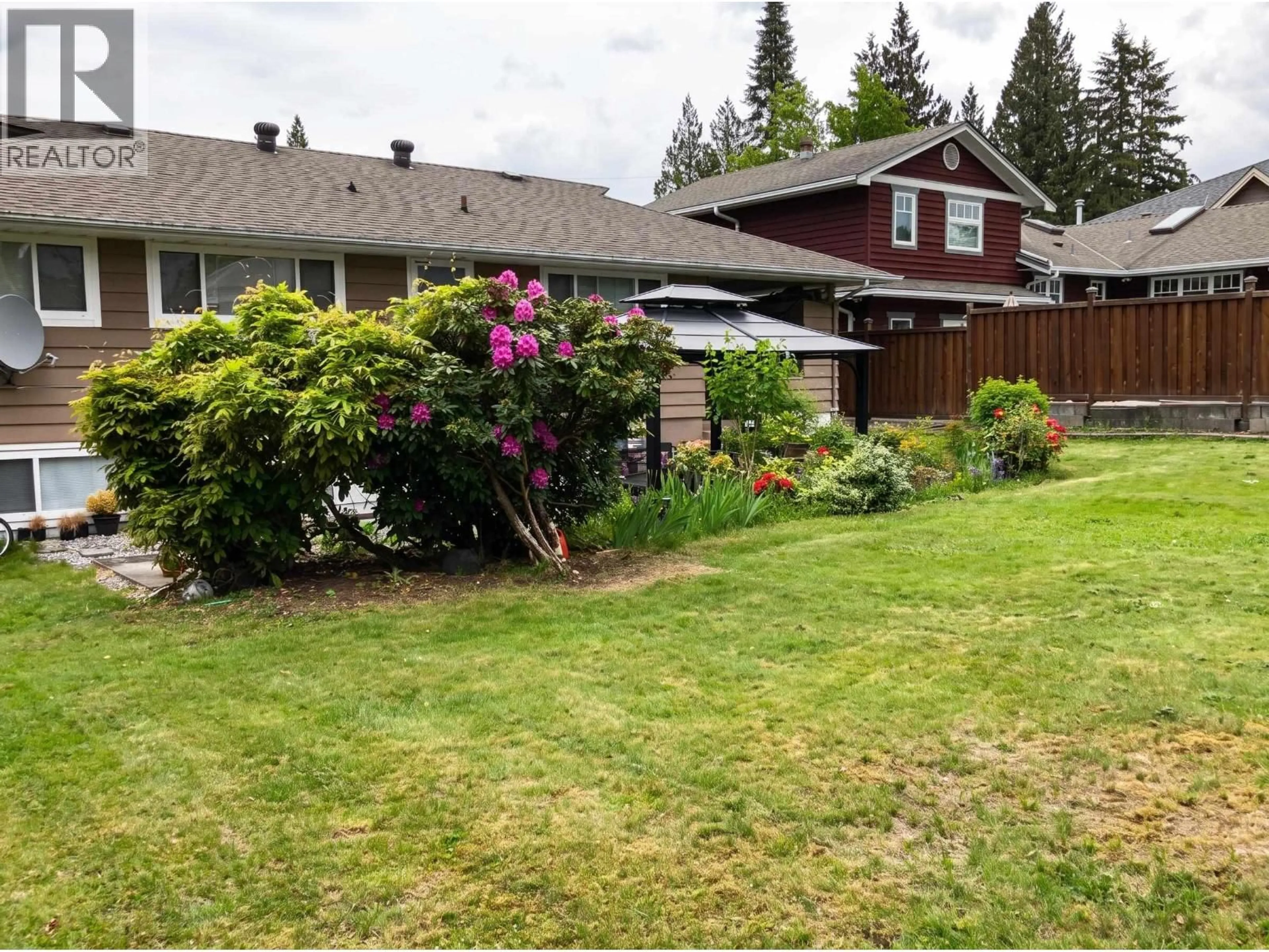 A pic from outside/outdoor area/front of a property/back of a property/a pic from drone, unknown for 1340 WILLOW WAY, Coquitlam British Columbia V3J5M3