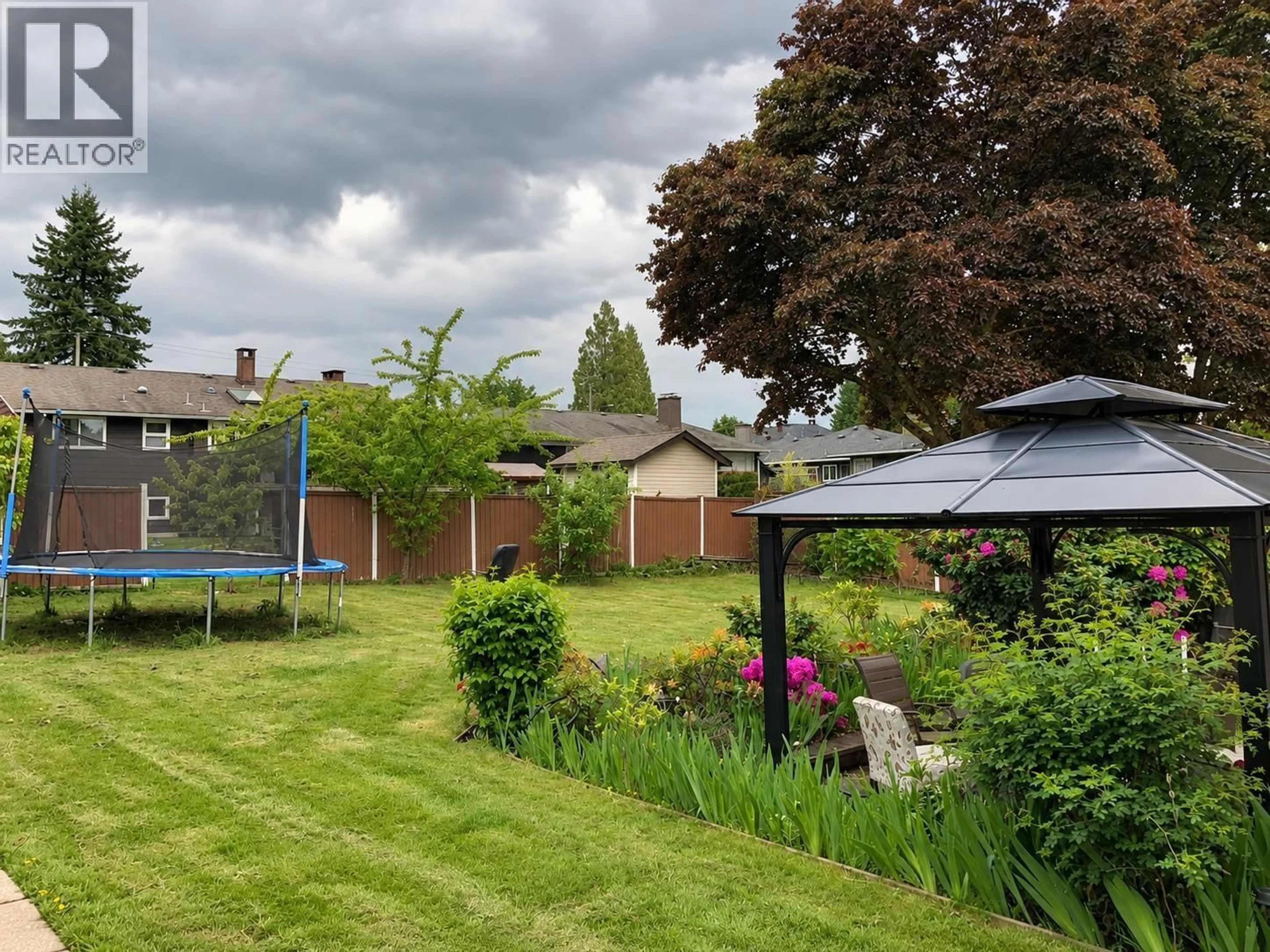 A pic from outside/outdoor area/front of a property/back of a property/a pic from drone, unknown for 1340 WILLOW WAY, Coquitlam British Columbia V3J5M3