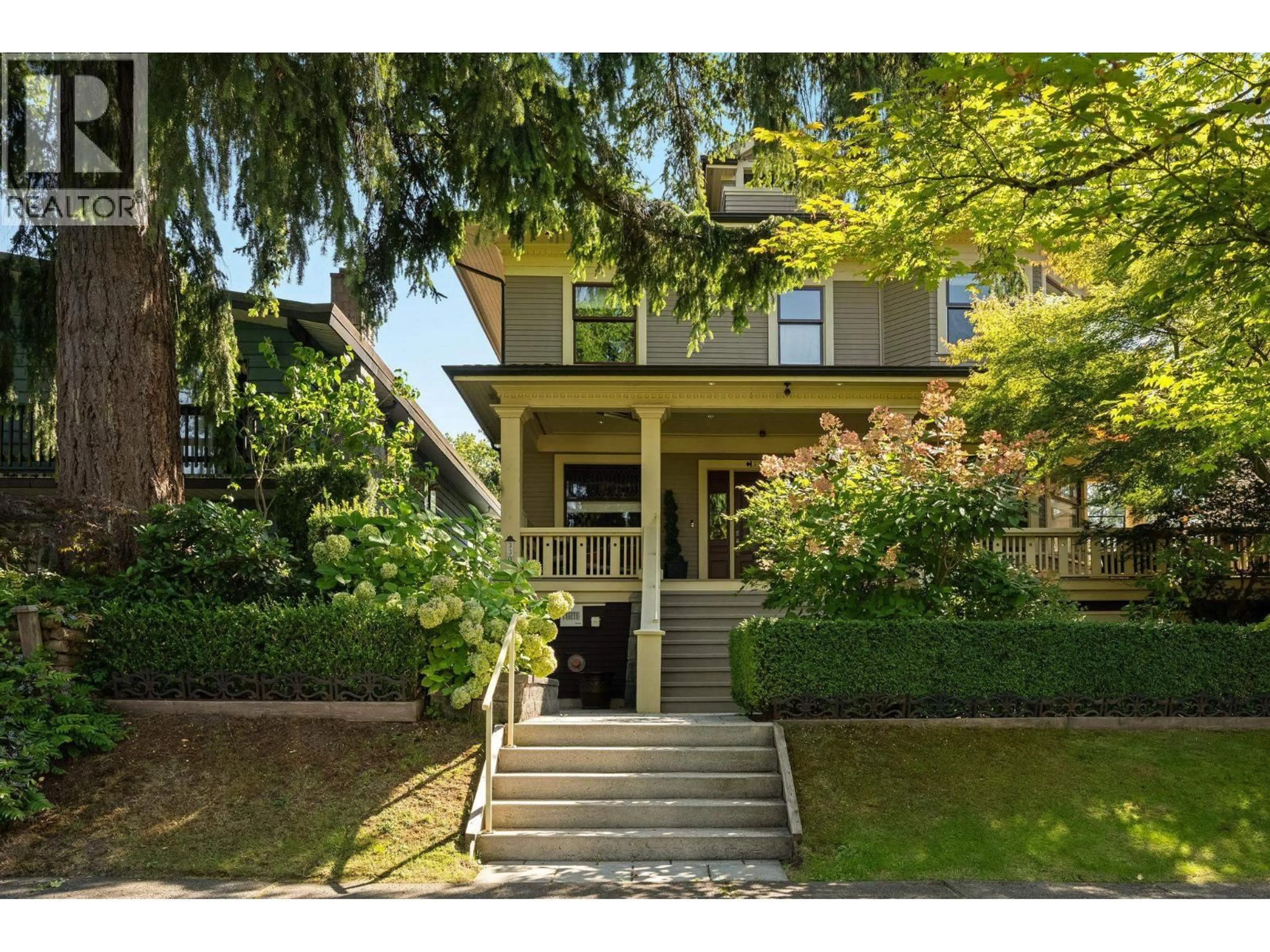 Unknown for 330 14TH AVENUE, Vancouver British Columbia V5Y1X4