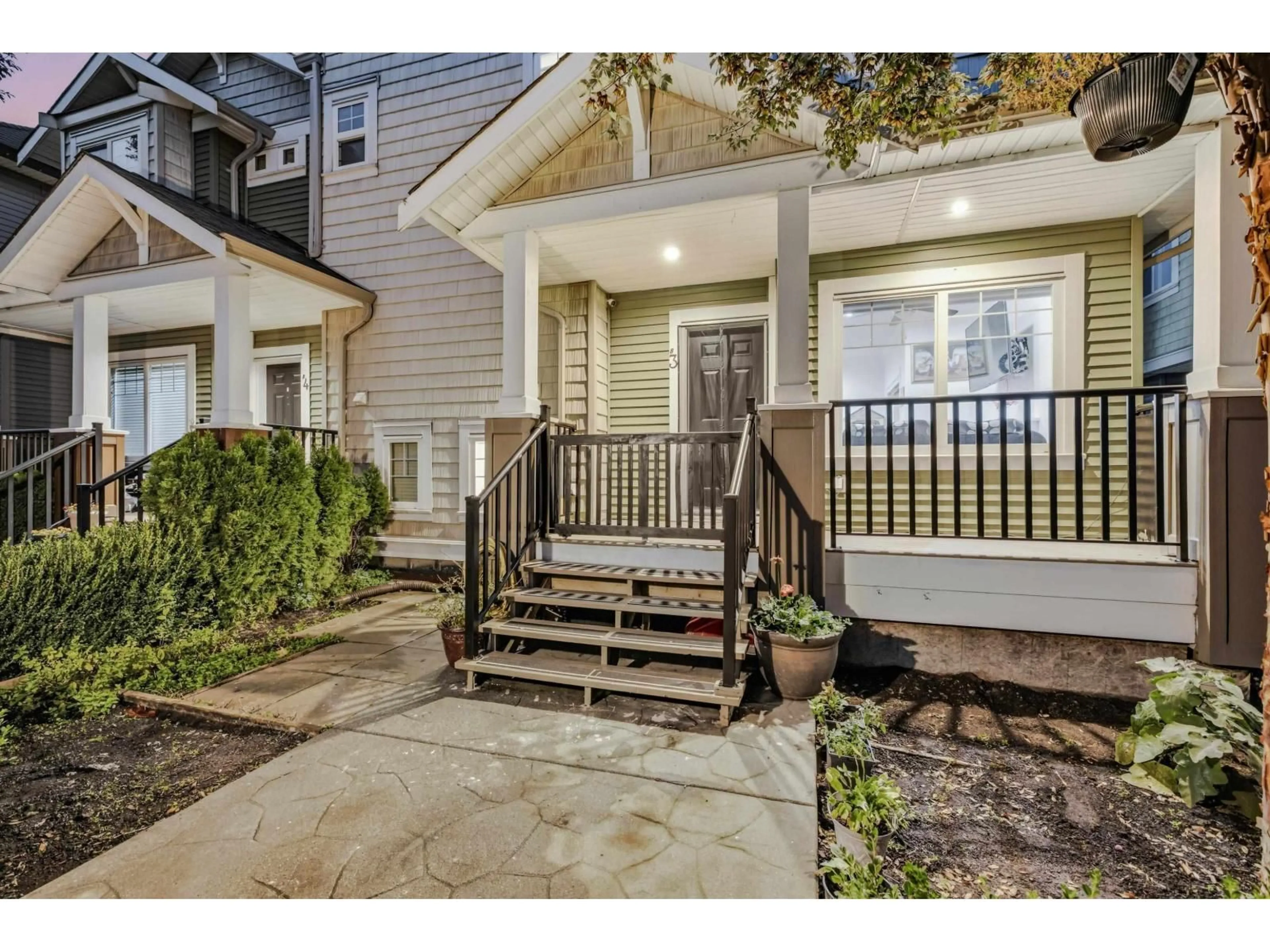 Unknown for B3 - 19292 72A AVENUE, Surrey British Columbia V4N5Y3