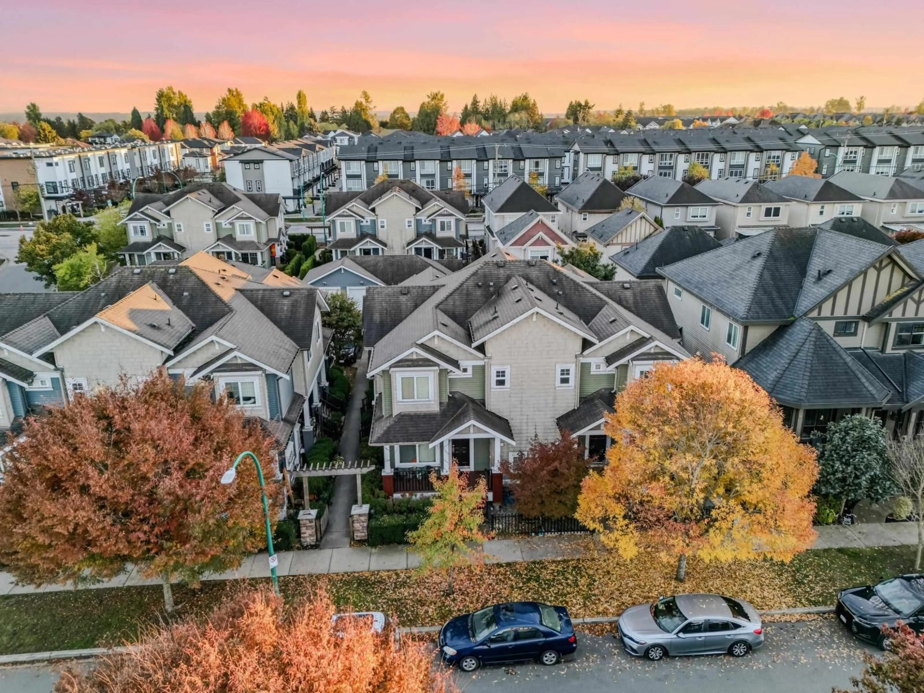 A pic from outside/outdoor area/front of a property/back of a property/a pic from drone, unknown for B3 - 19292 72A AVENUE, Surrey British Columbia V4N5Y3