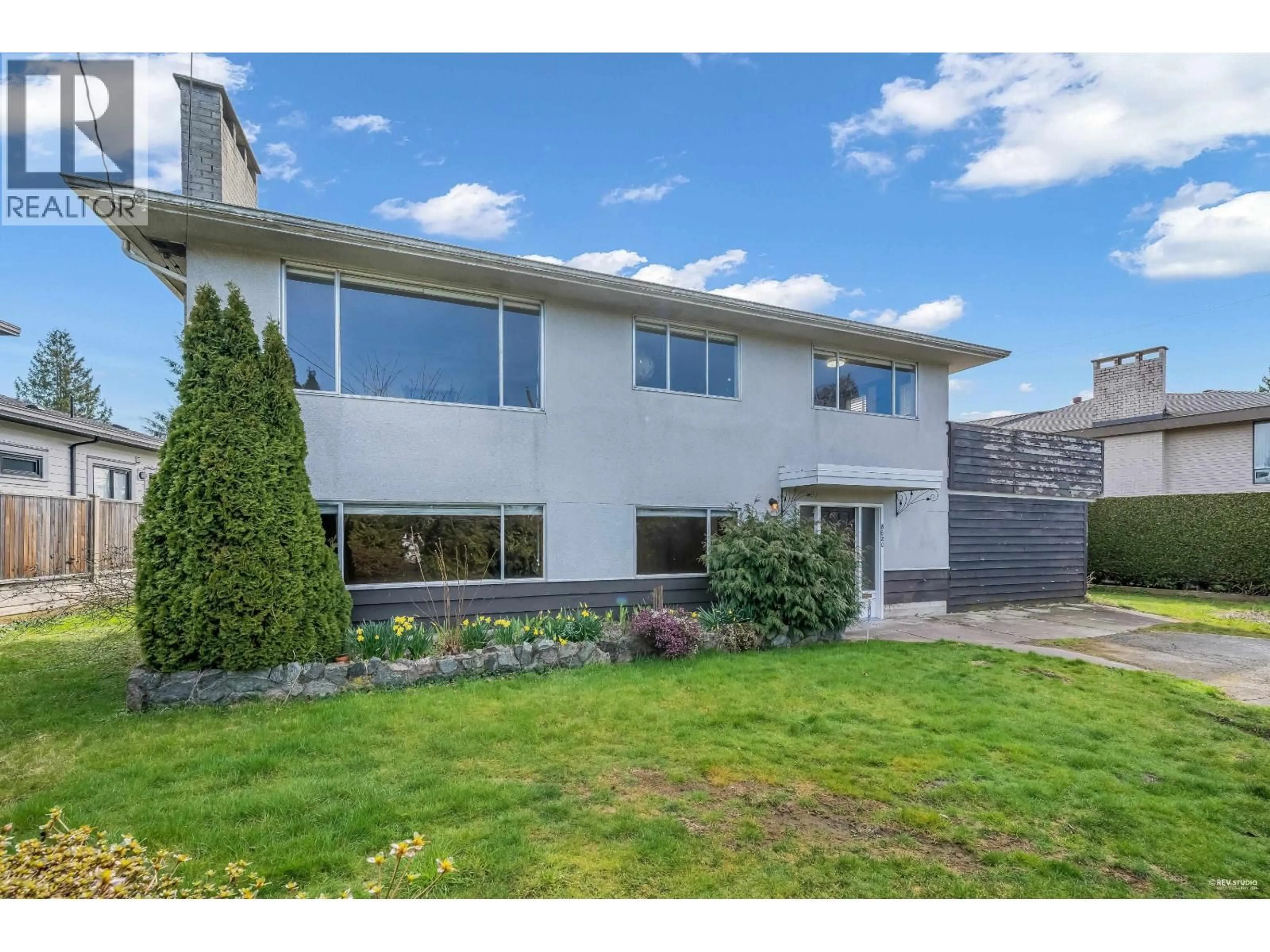 A pic from outside/outdoor area/front of a property/back of a property/a pic from drone, street for 8620 CAMDEN CRESCENT, Richmond British Columbia V7C3G4