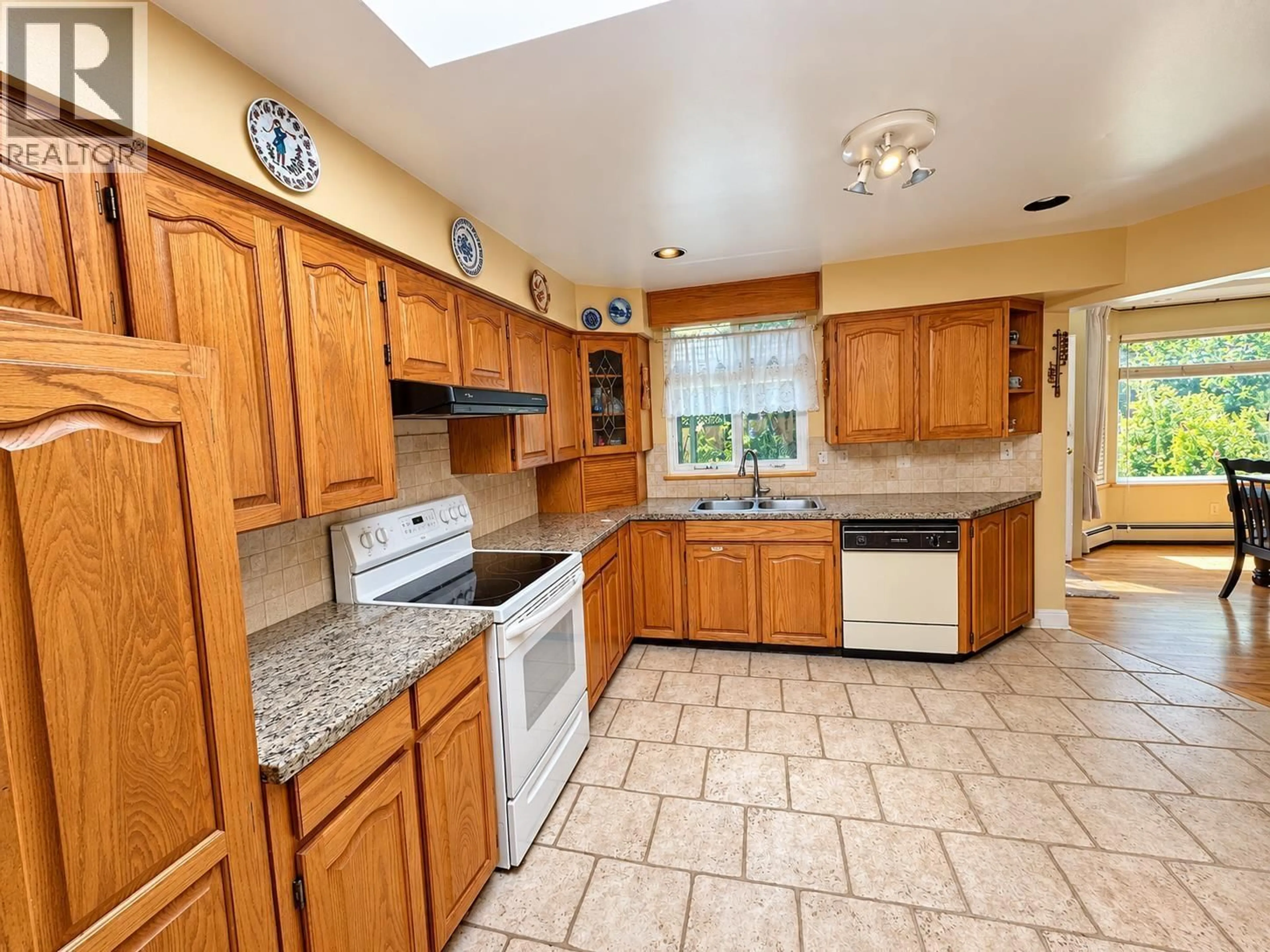Standard kitchen, ceramic/tile floor for 1180 DEVONSHIRE CRESCENT, Vancouver British Columbia V6H2G1
