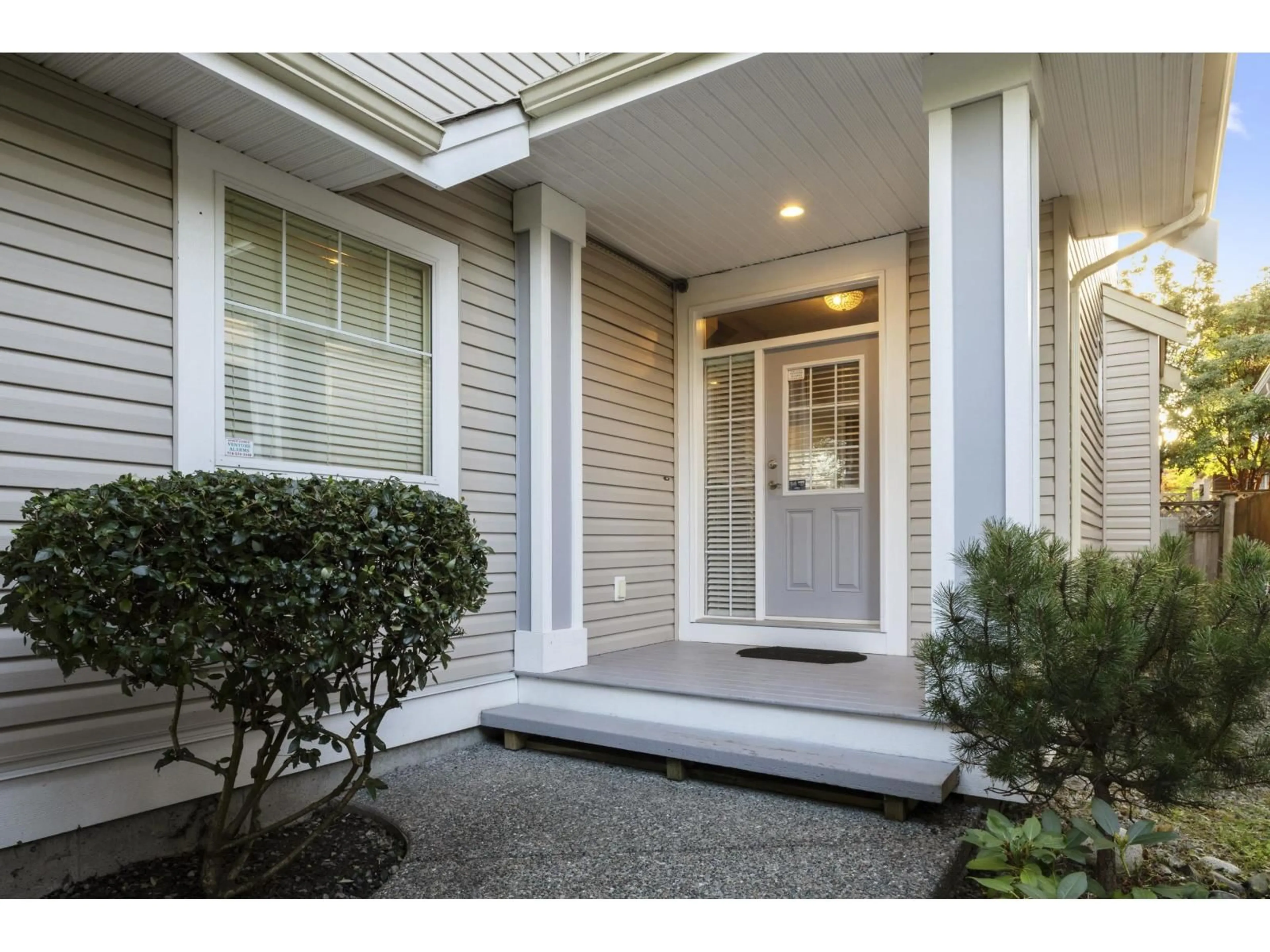 Indoor entryway for 8197 212 STREET, Langley British Columbia V2Y2C9