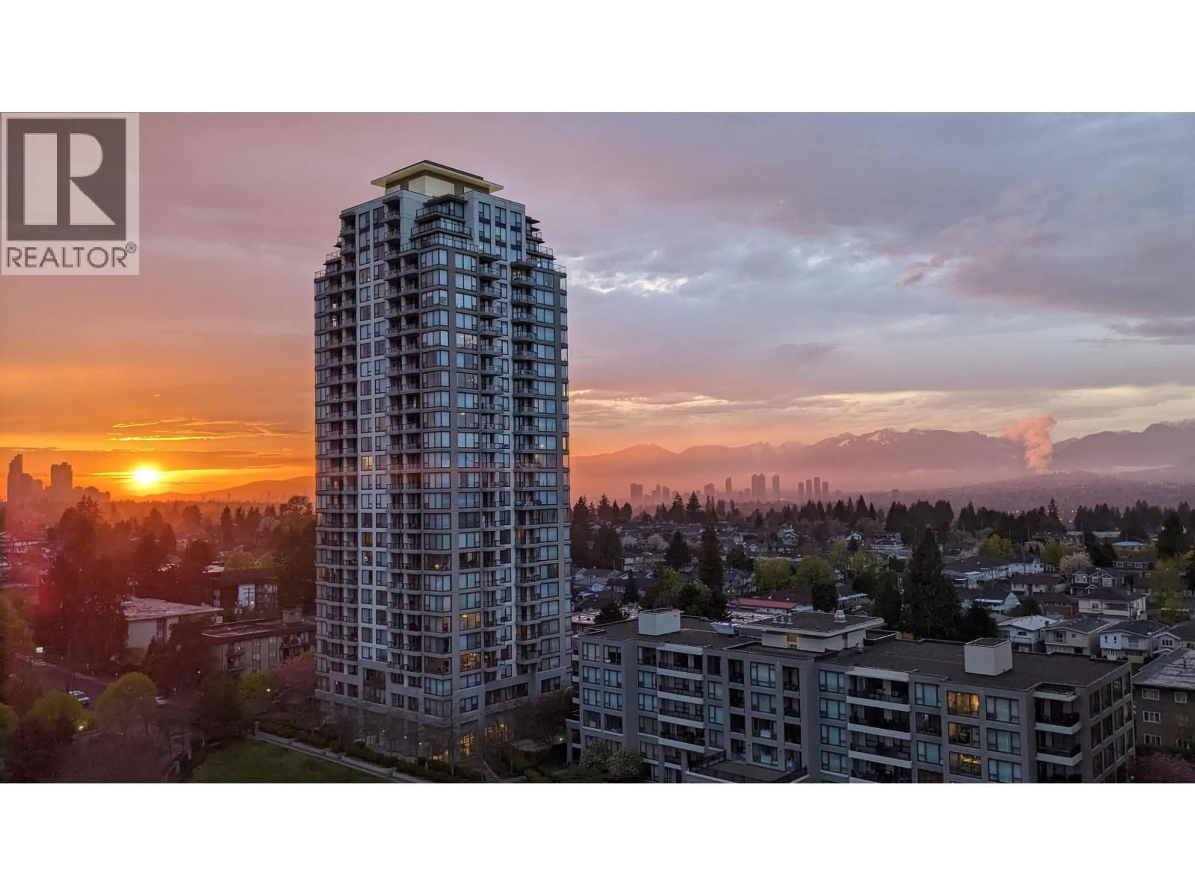 A pic from outside/outdoor area/front of a property/back of a property/a pic from drone, city buildings view from balcony for 1508 - 7063 HALL AVENUE, Burnaby British Columbia V5E0A5