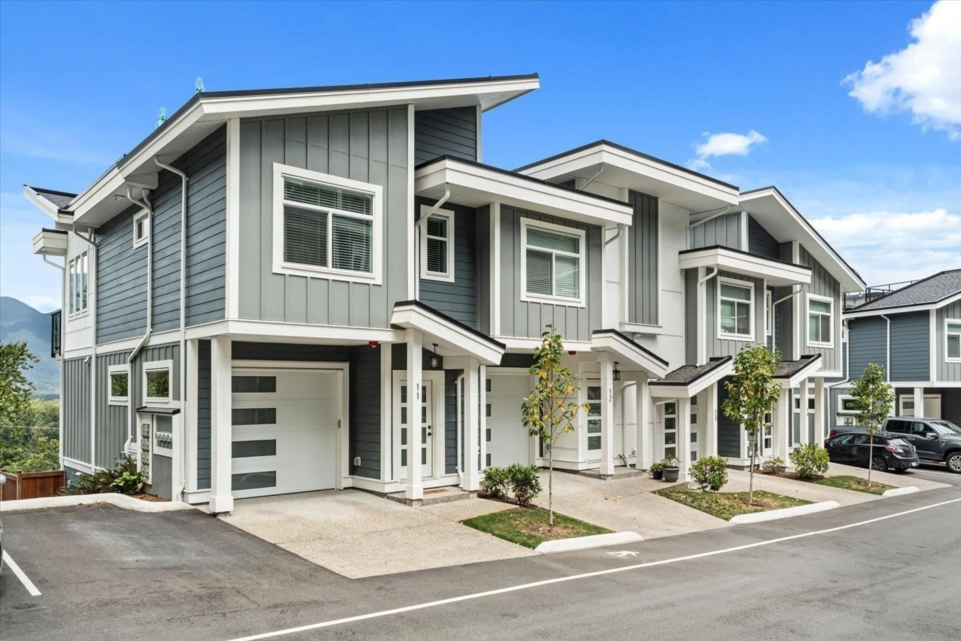 Home with vinyl exterior material, street for 11 - 43998 CHILLIWACK MOUNTAIN ROAD, Chilliwack British Columbia V2R4A1